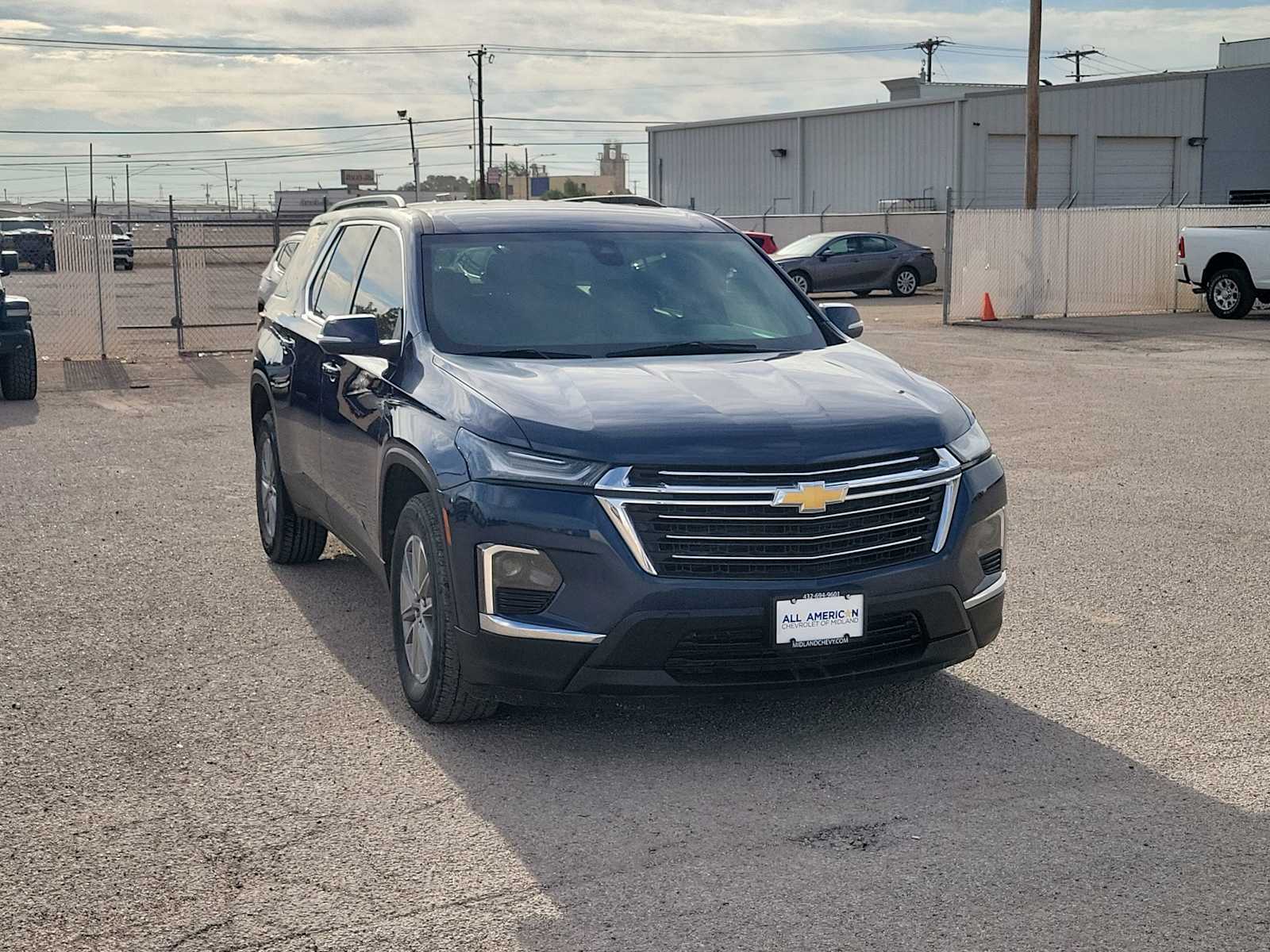 Thumbnail: 2023 Chevrolet Traverse - 2