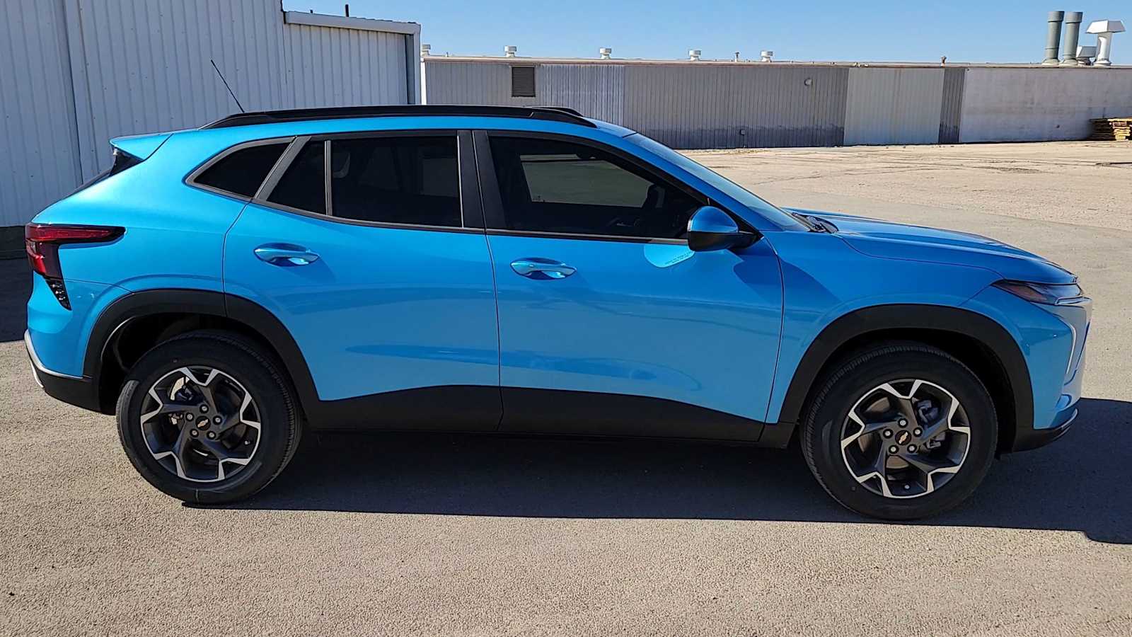 Thumbnail: 2026 Chevrolet Trax - 9