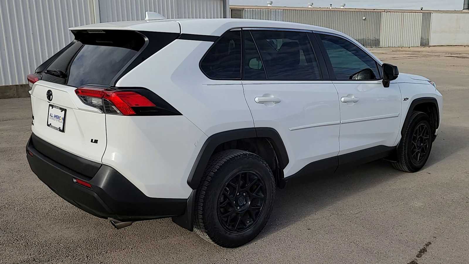 Thumbnail: 2022 Toyota RAV4 - 8