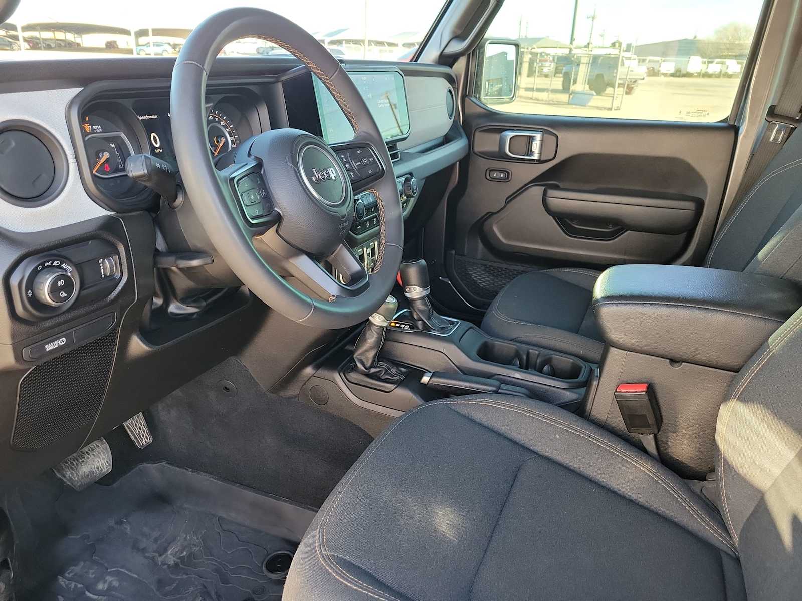 Thumbnail: 2024 Jeep Gladiator - 9