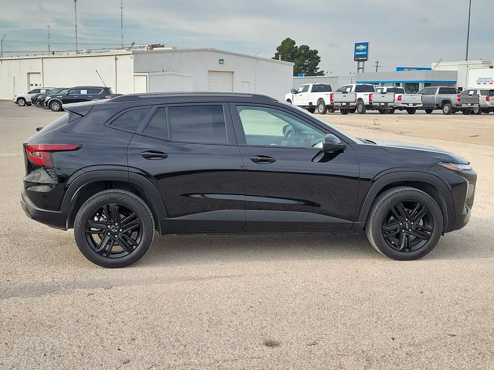 Thumbnail: 2025 Chevrolet Trax - 9