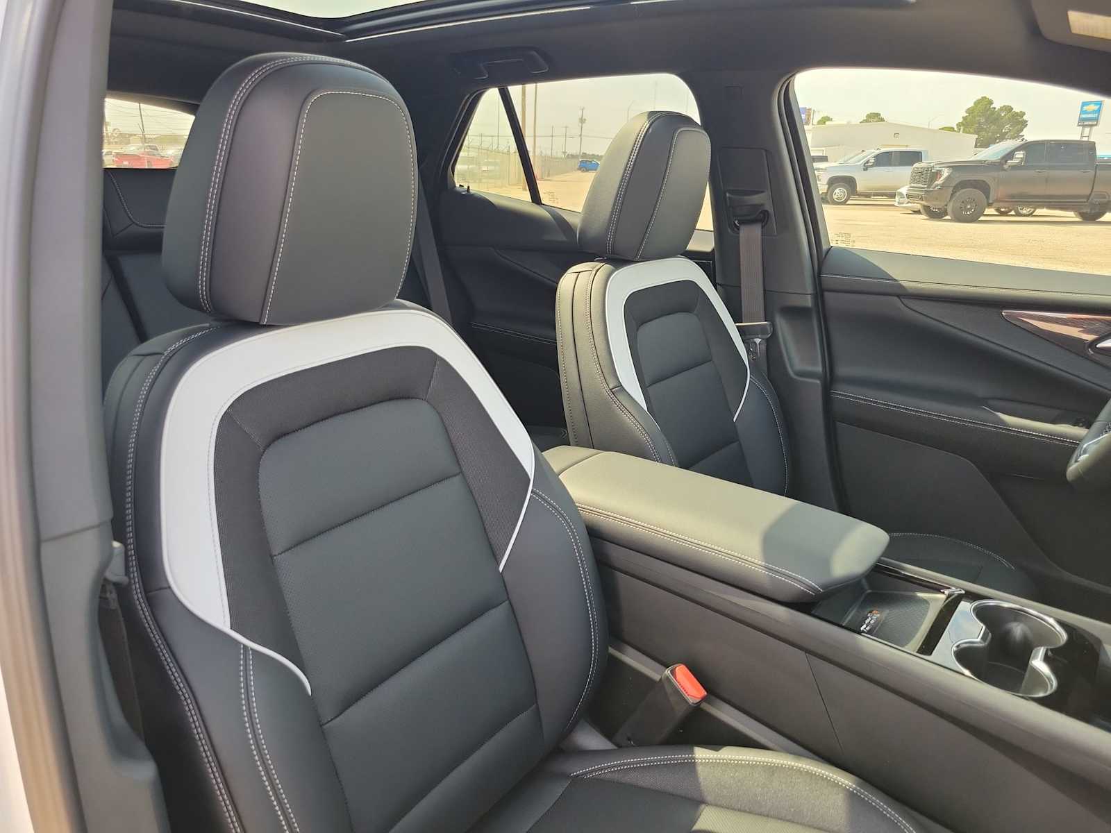 Thumbnail: 2025 Chevrolet Blazer EV - 22