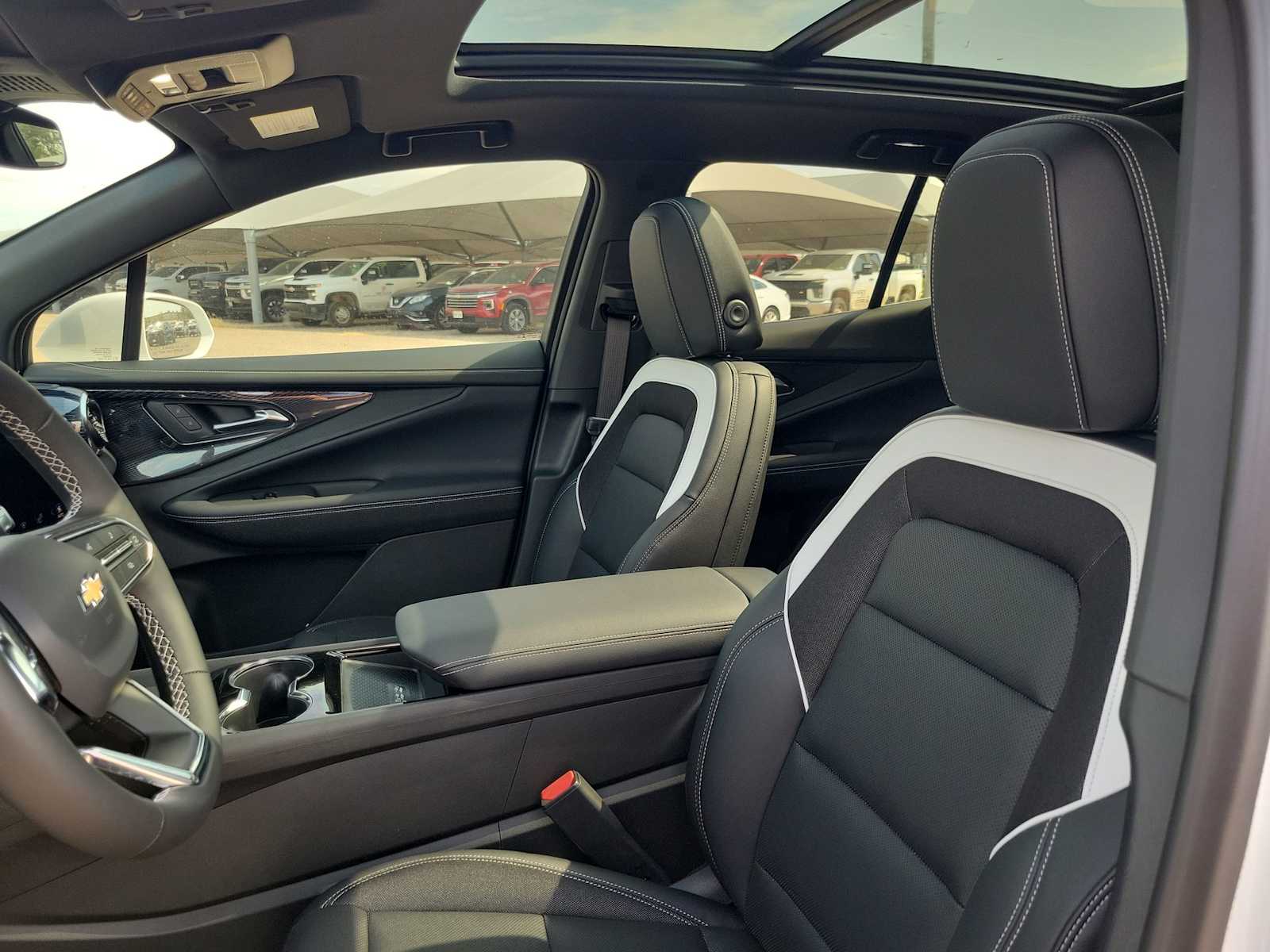 Thumbnail: 2025 Chevrolet Blazer EV - 19