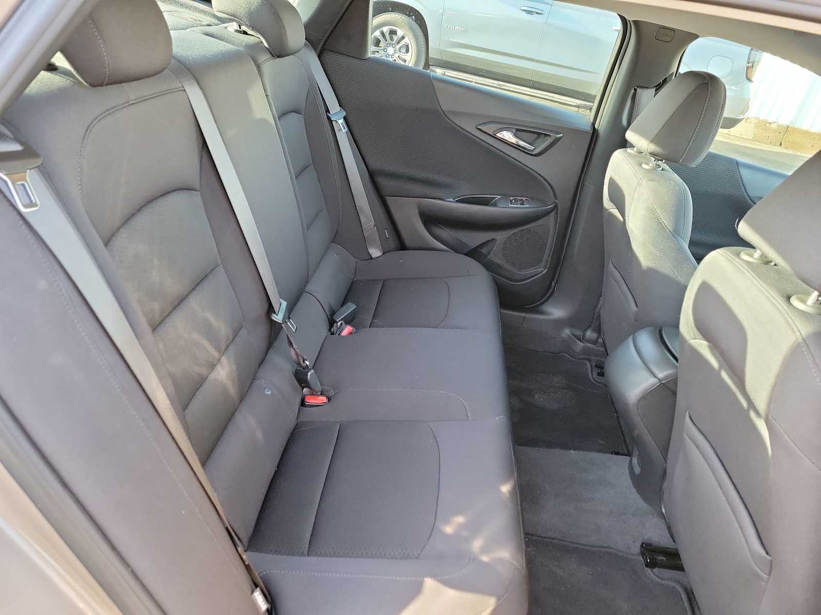 Thumbnail: 2022 Chevrolet Malibu - 21