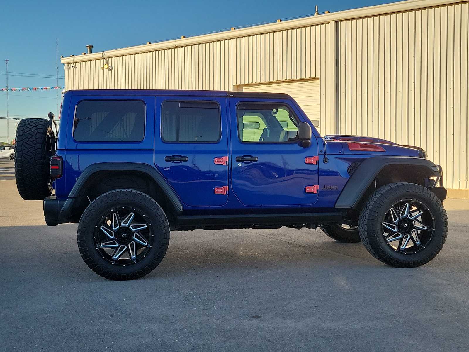 Thumbnail: 2019 Jeep Wrangler - 9