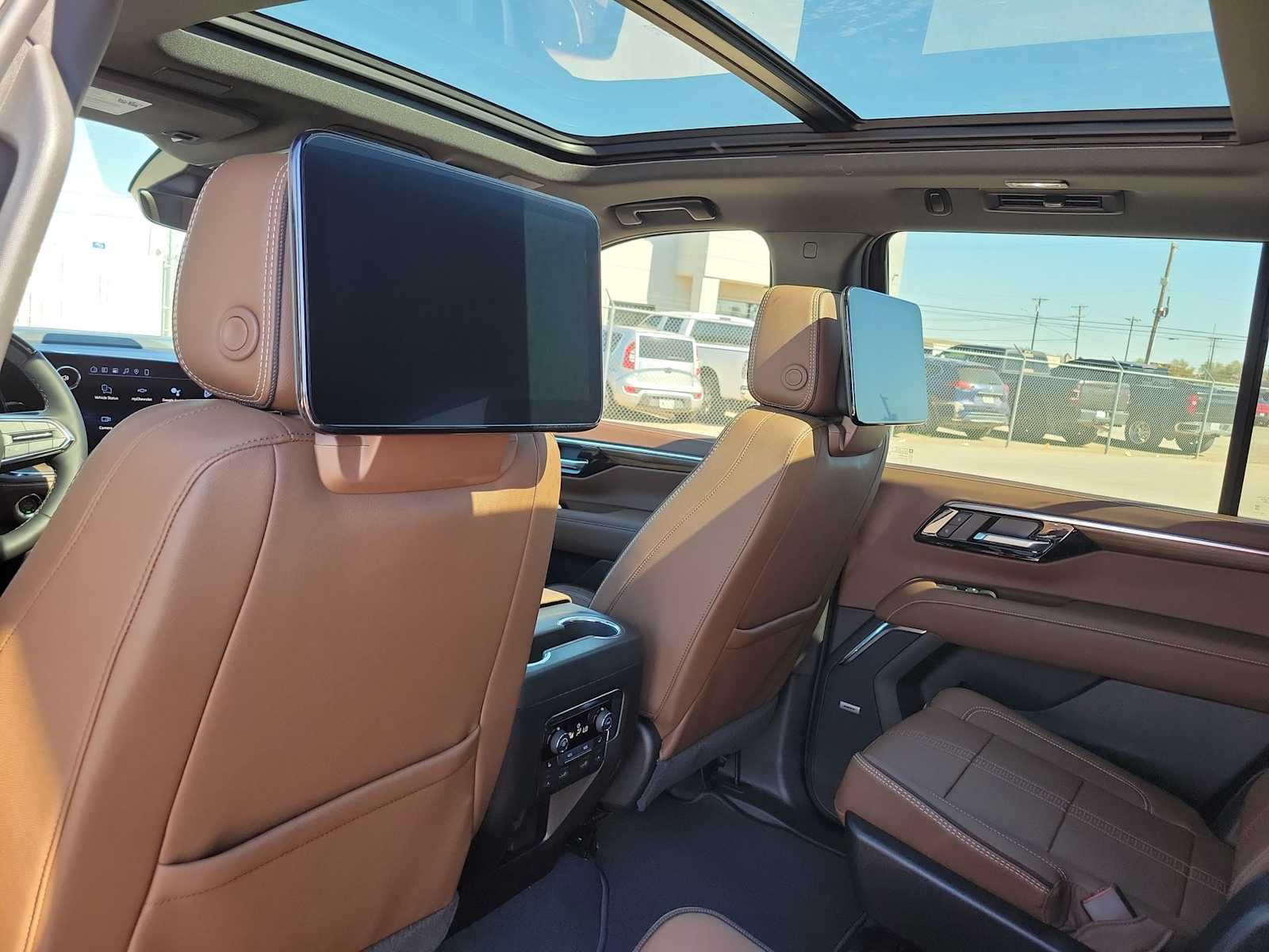 Thumbnail: 2026 Chevrolet Tahoe - 20