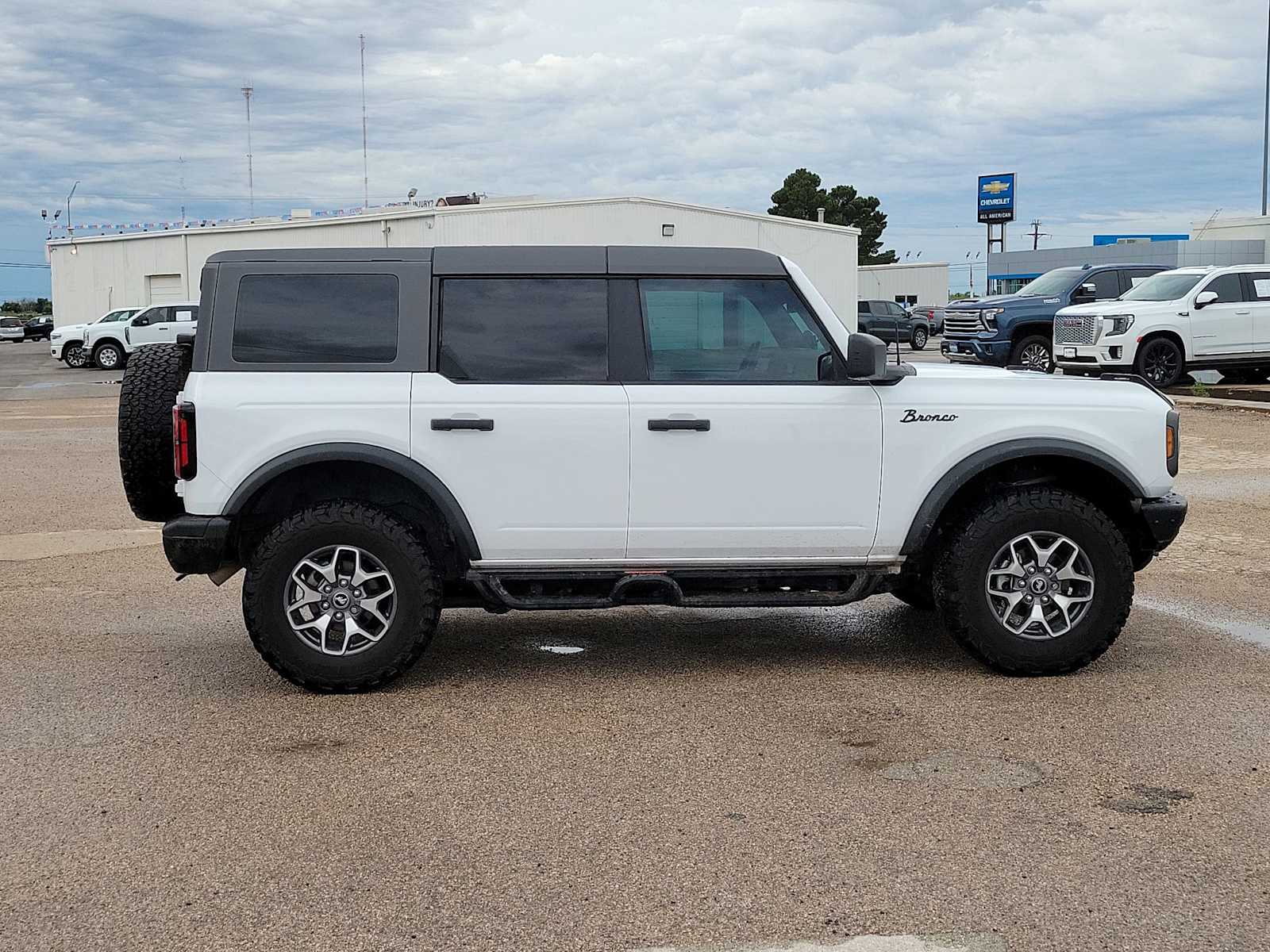 Thumbnail: 2024 Ford Bronco - 9