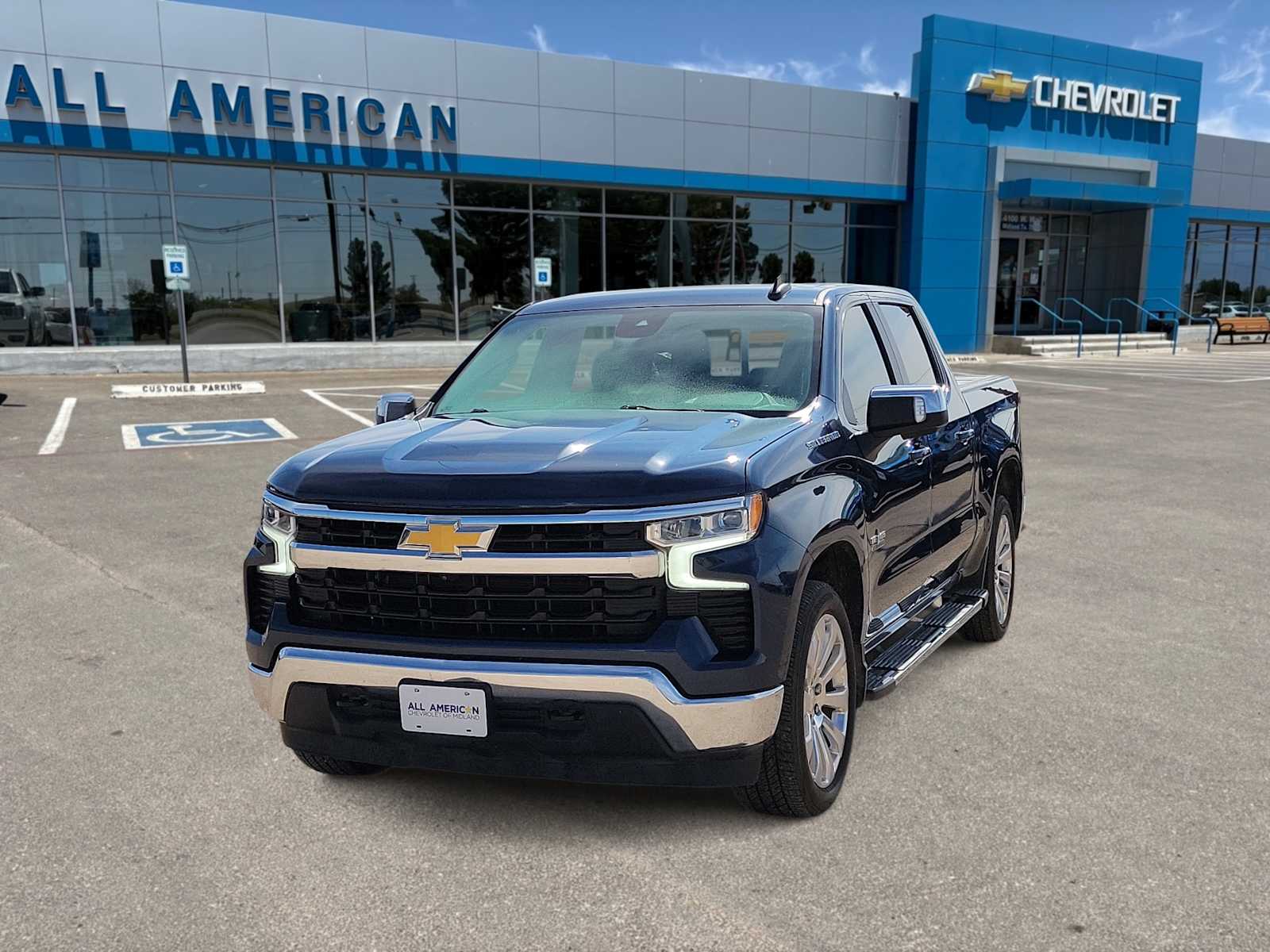 2022 Chevrolet Silverado 1500 LT Crew Cab Short Box's photo