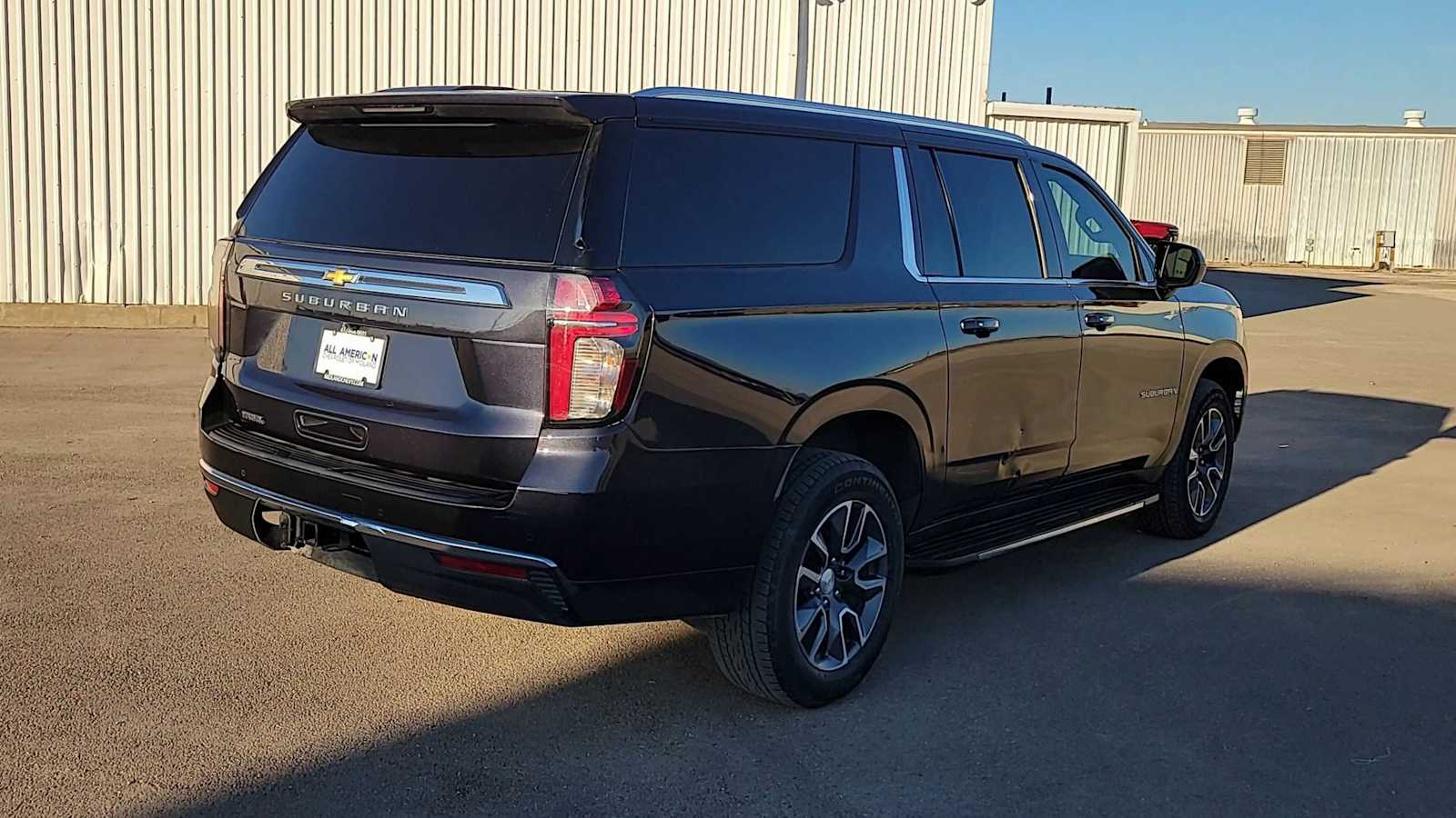 Thumbnail: 2023 Chevrolet Suburban - 7