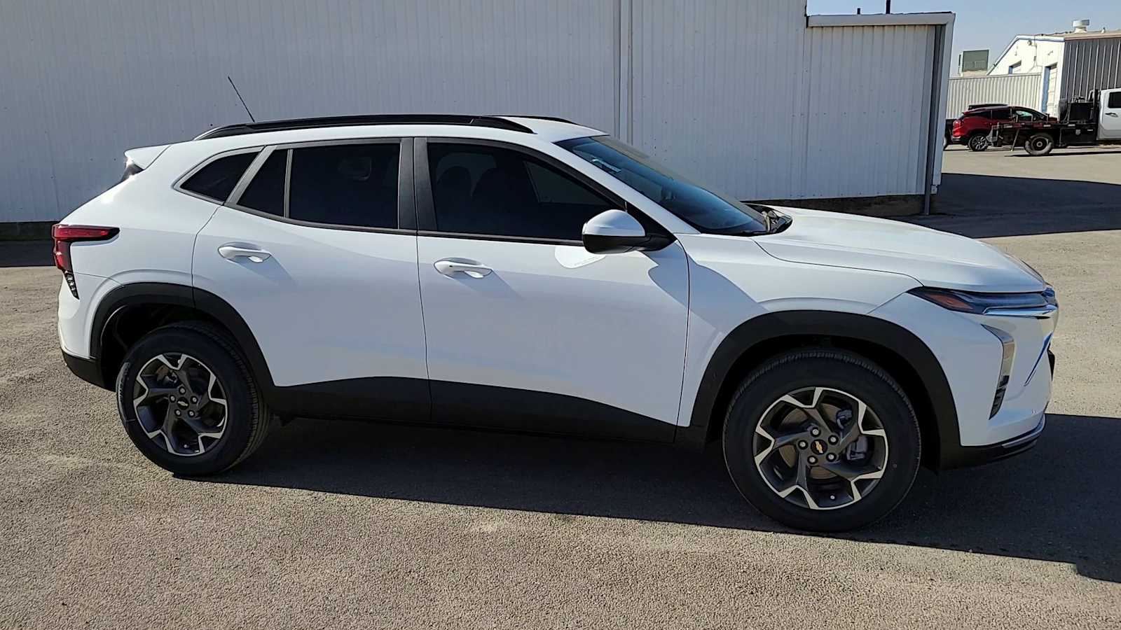 Thumbnail: 2026 Chevrolet Trax - 9