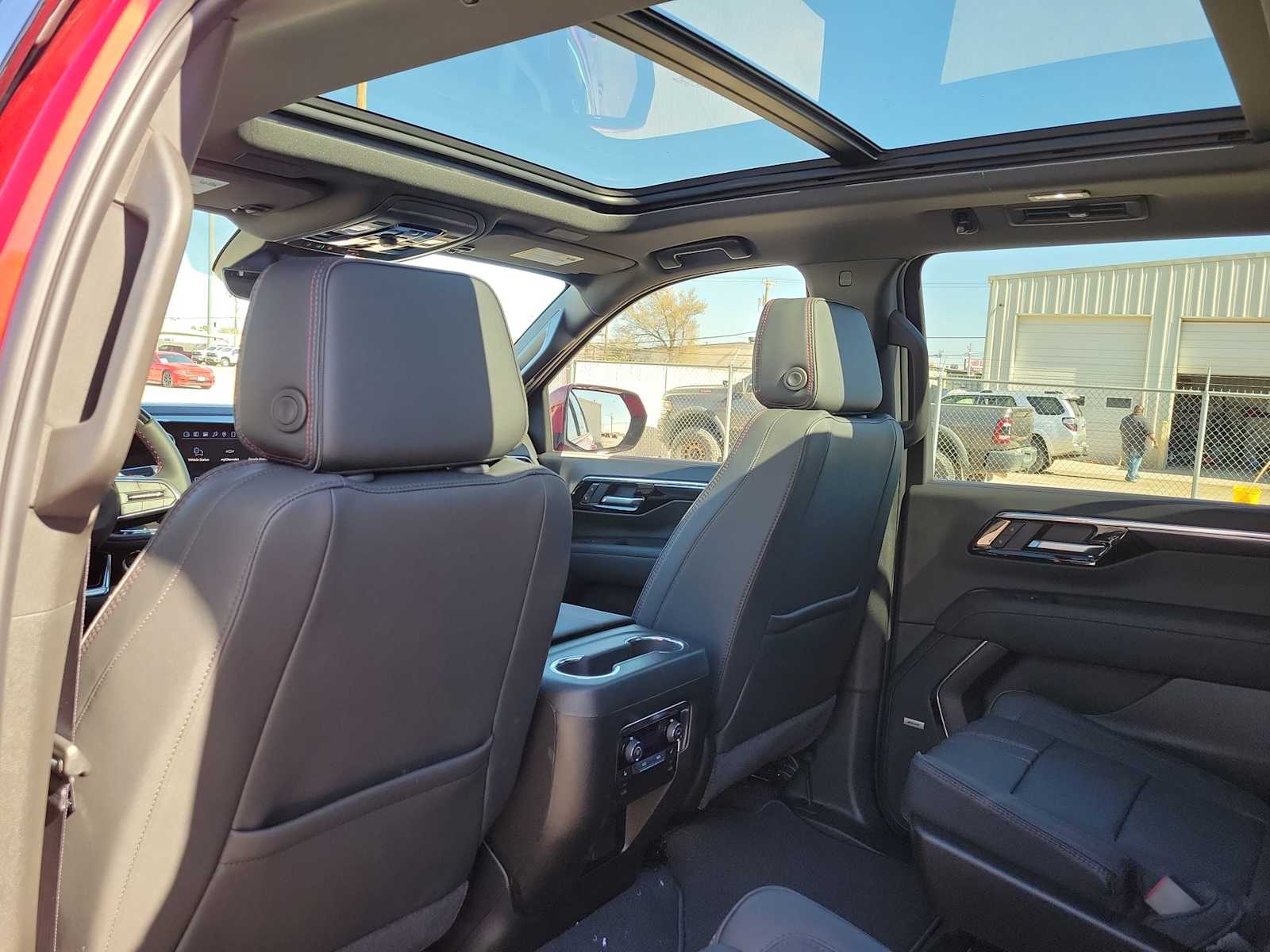 Thumbnail: 2026 Chevrolet Suburban - 20