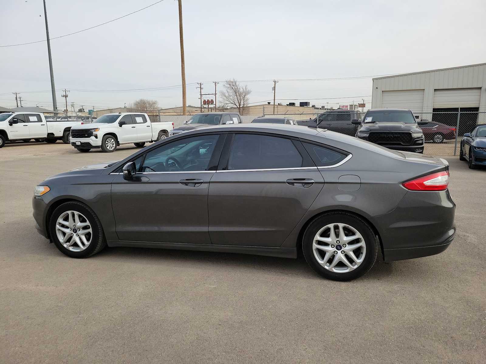 Thumbnail: 2016 Ford Fusion - 11