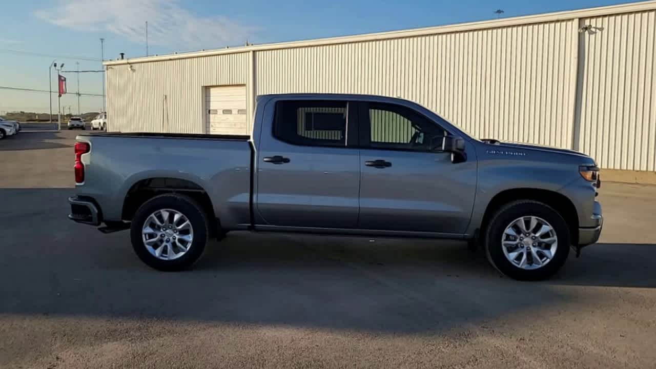 Thumbnail: 2026 Chevrolet Silverado 1500 - 9