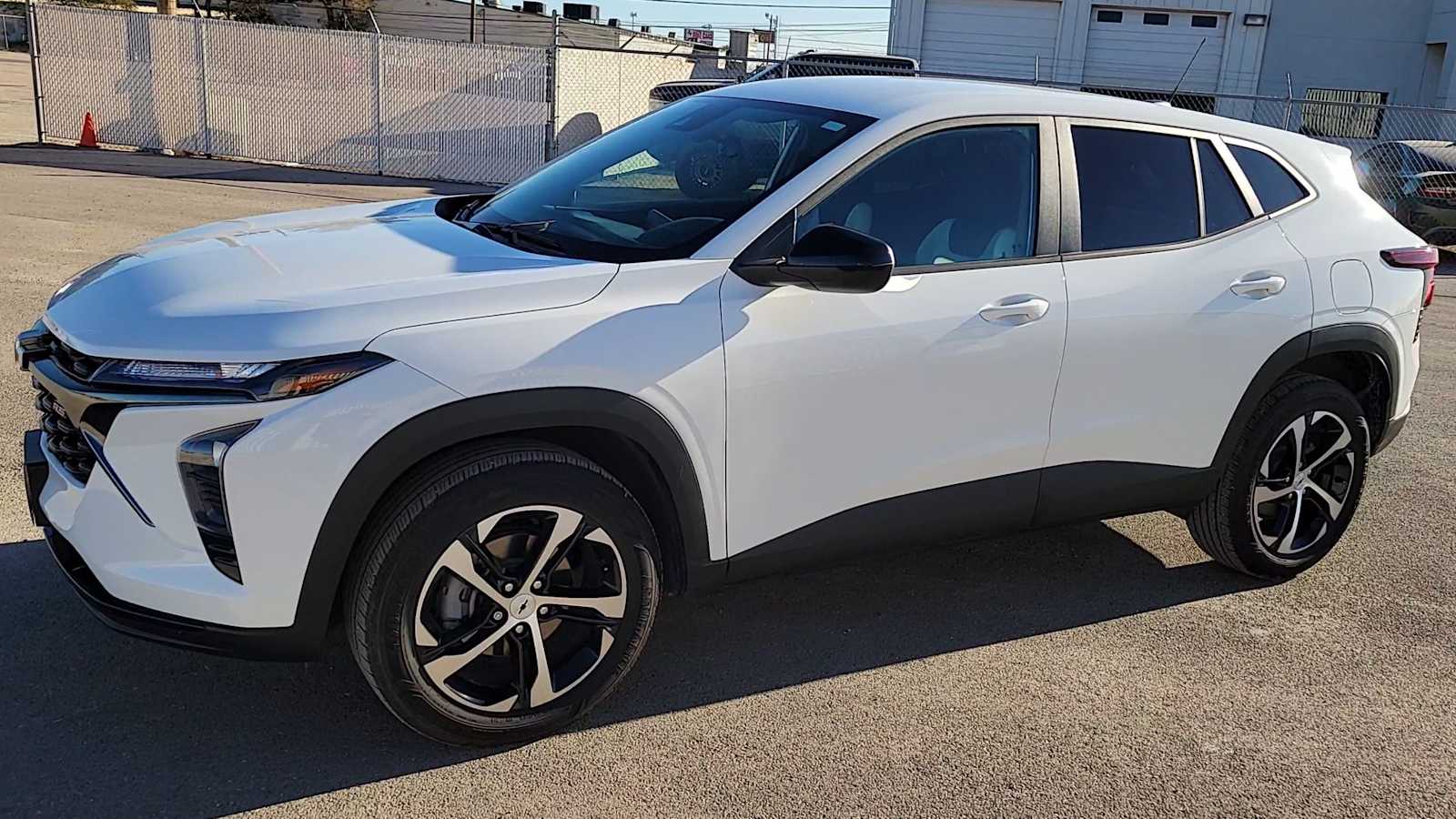 Thumbnail: 2025 Chevrolet Trax - 4