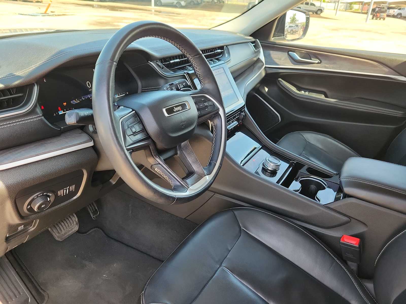 Thumbnail: 2022 Jeep Grand Cherokee - 10