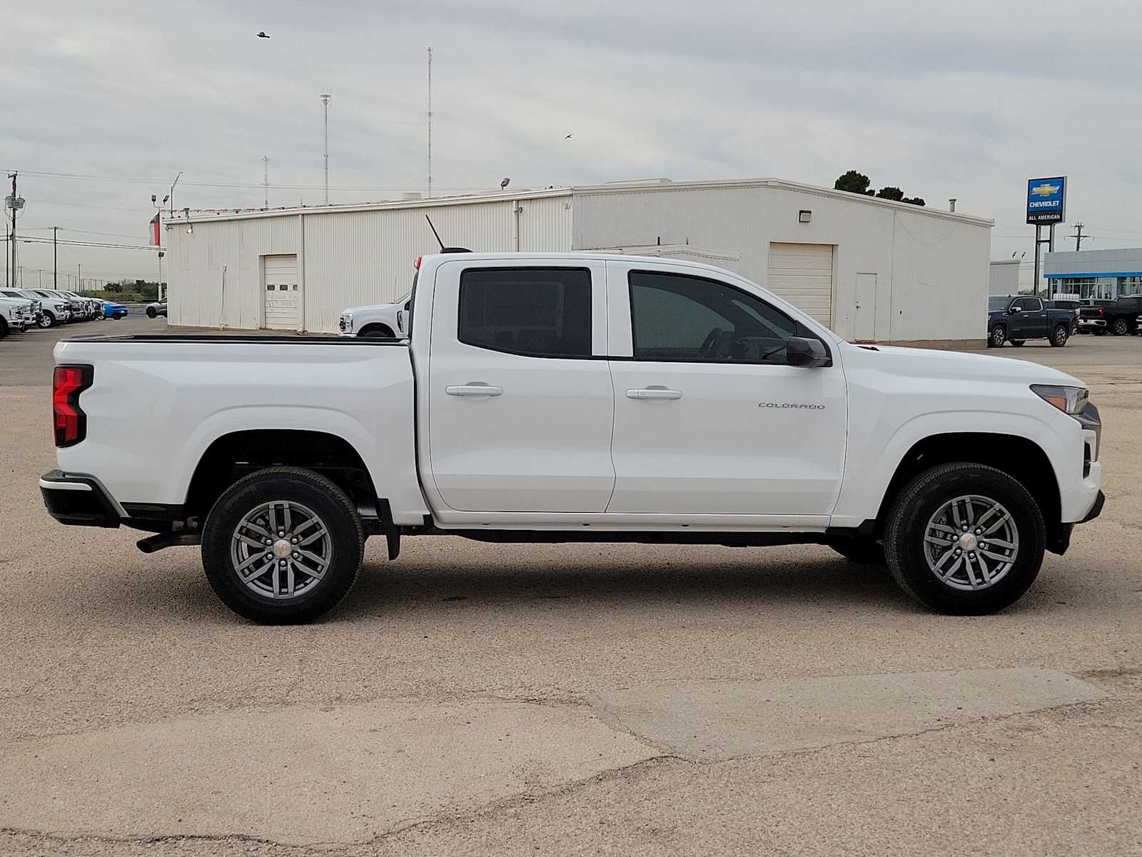 Thumbnail: 2026 Chevrolet Colorado - 9