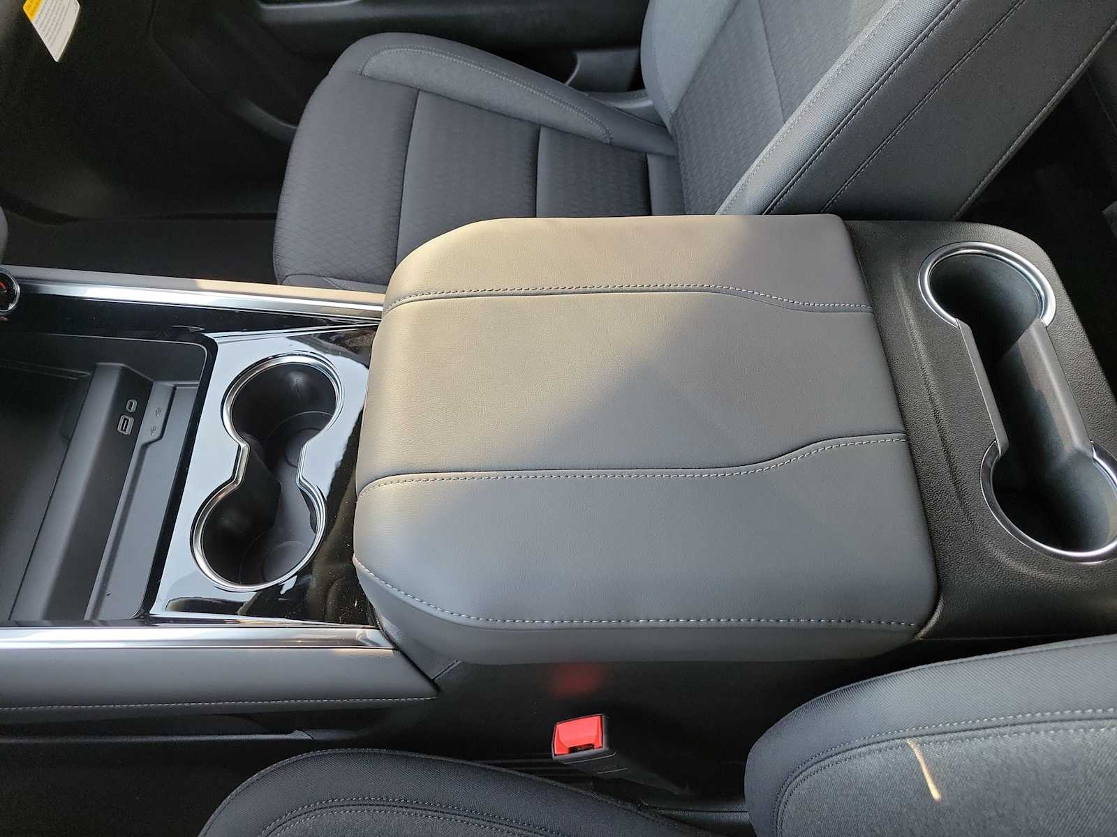 Thumbnail: 2026 Chevrolet Suburban - 24