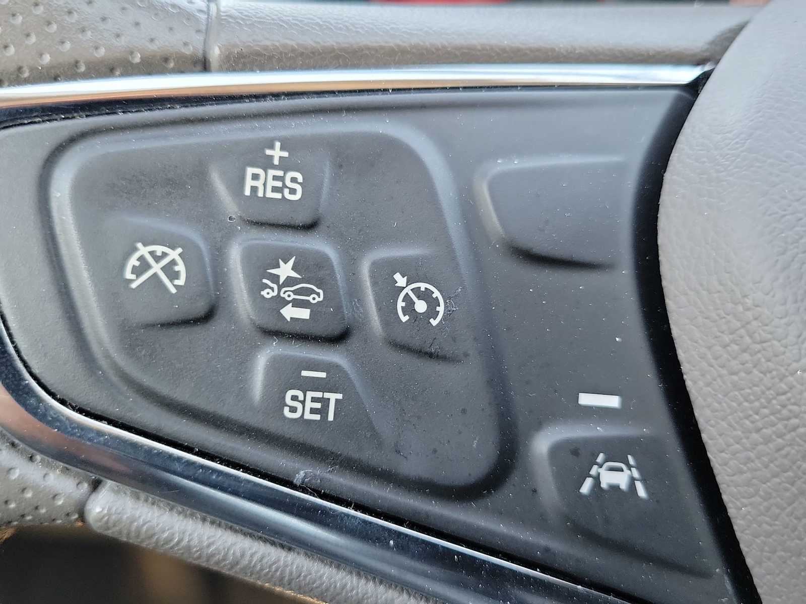 Thumbnail: 2023 Chevrolet Malibu - 27