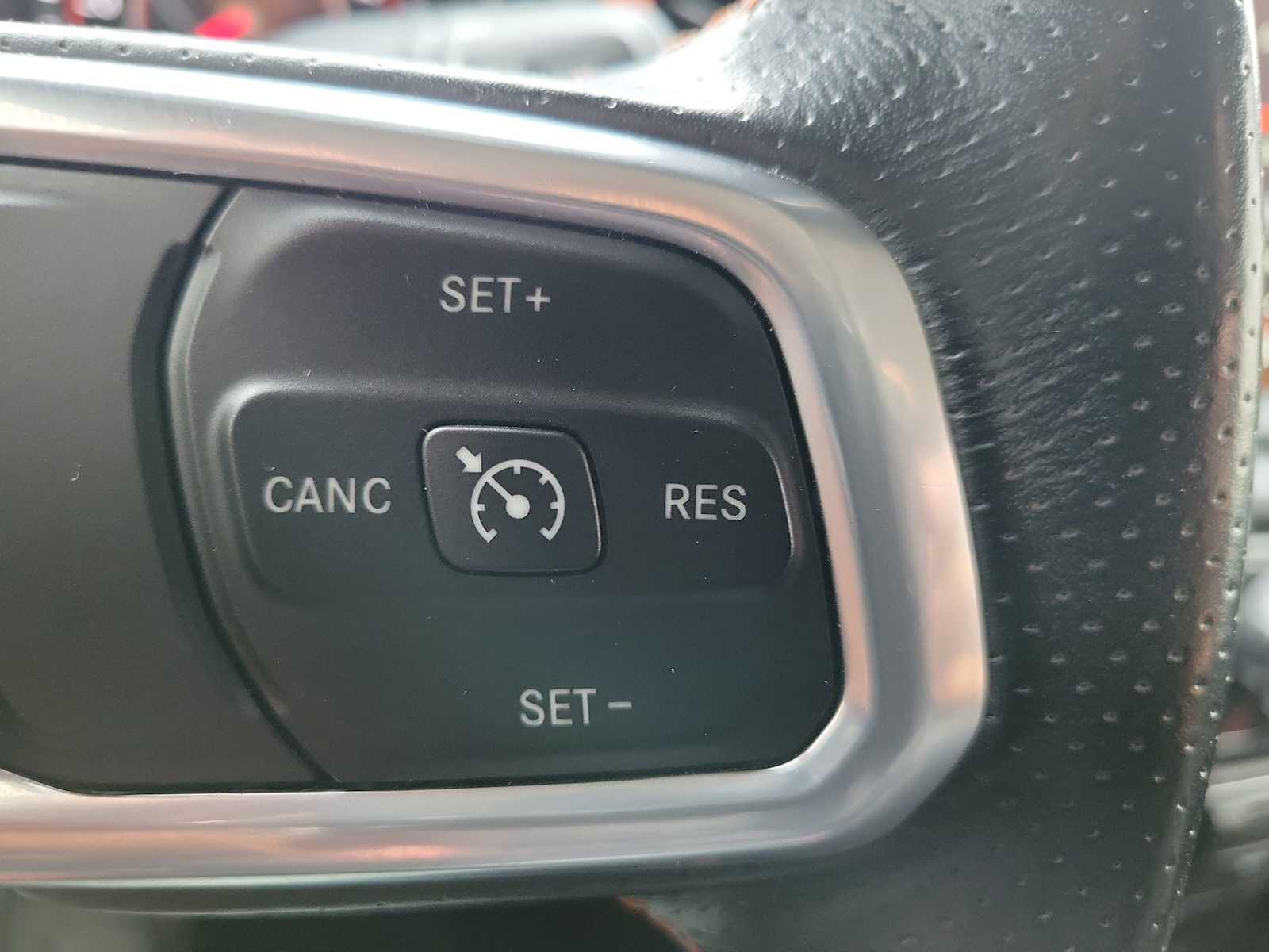 Thumbnail: 2022 Jeep Gladiator - 27