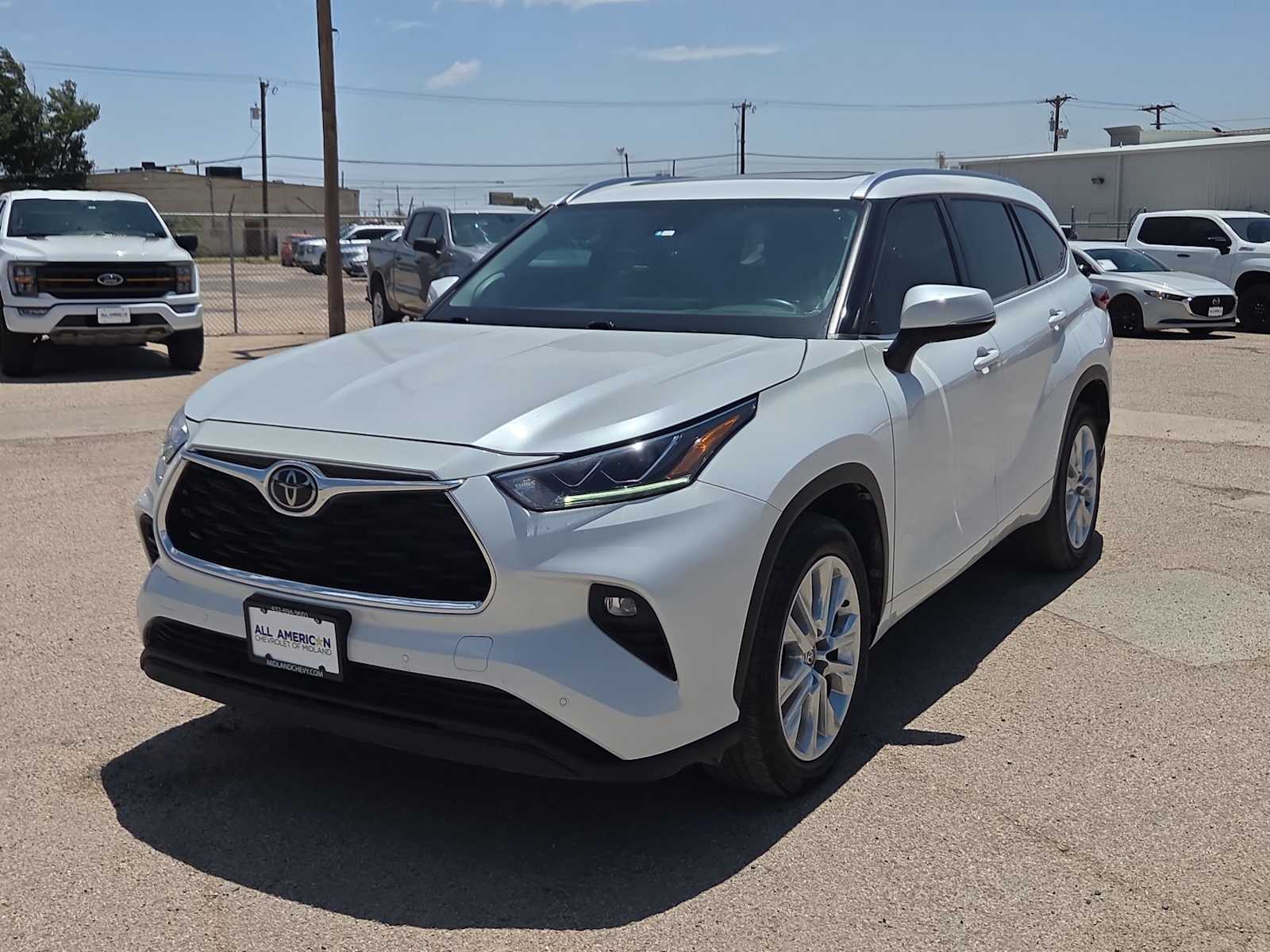 Thumbnail: 2023 Toyota Highlander - 4