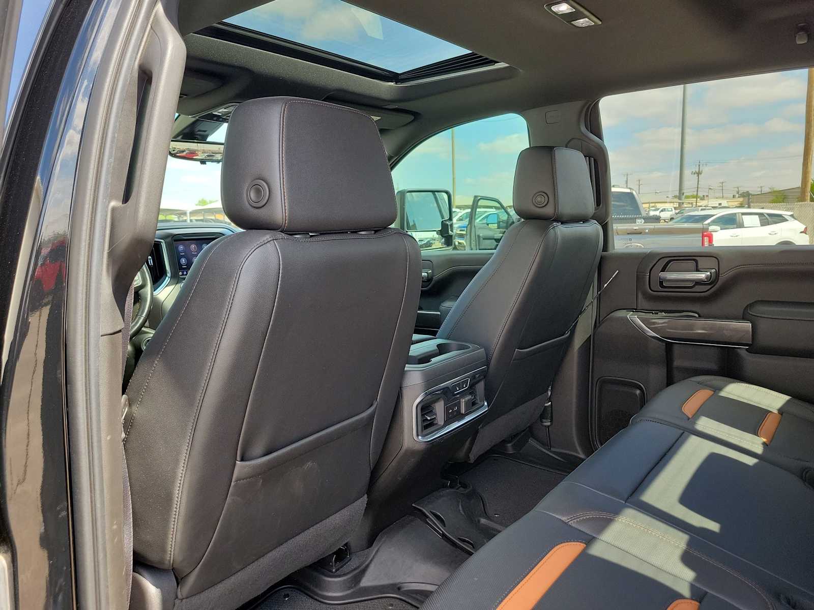 Thumbnail: 2021 GMC Sierra 2500 - 16