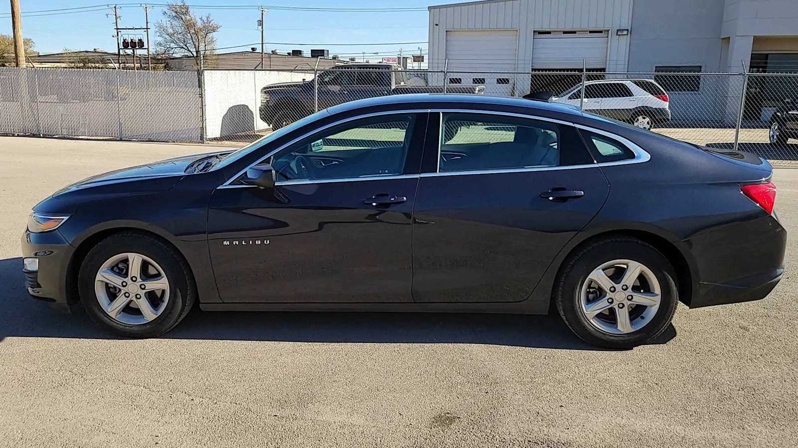 Thumbnail: 2023 Chevrolet Malibu - 5