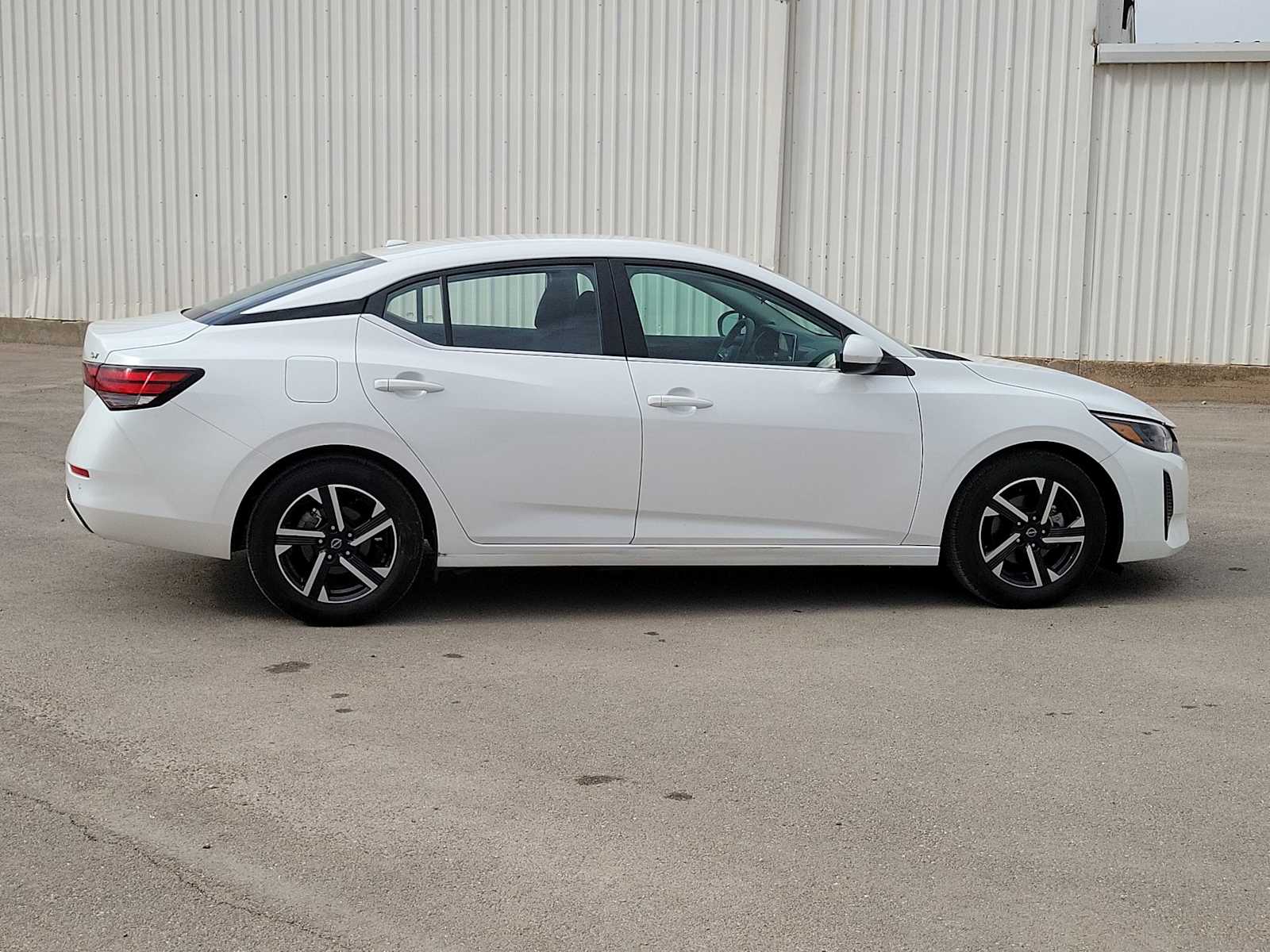 Thumbnail: 2024 Nissan Sentra - 9