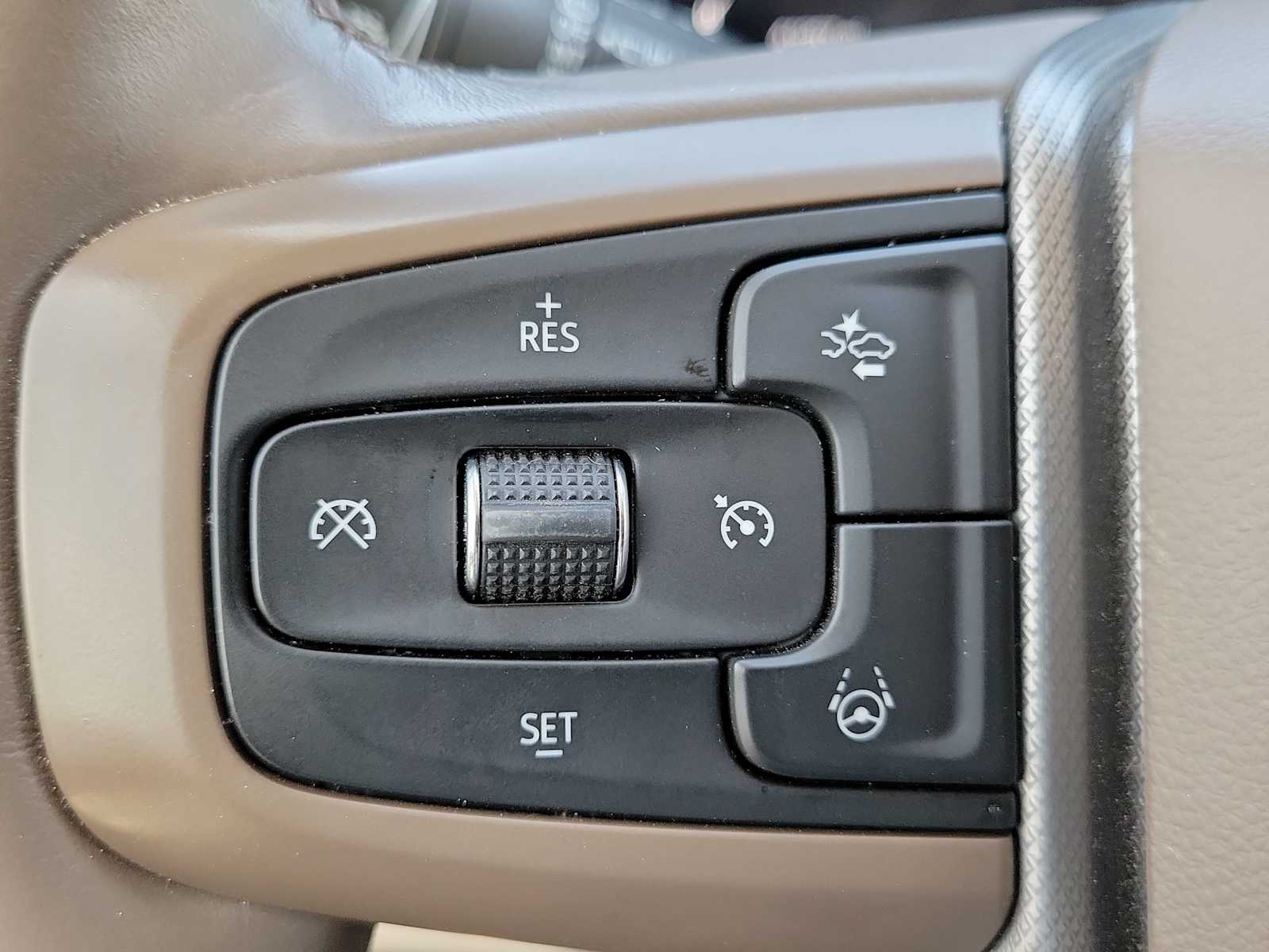 Thumbnail: 2023 GMC Yukon - 23