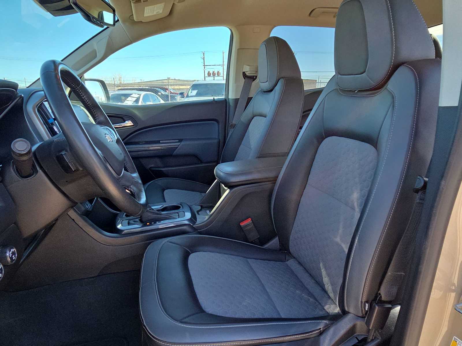 Thumbnail: 2022 Chevrolet Colorado - 15