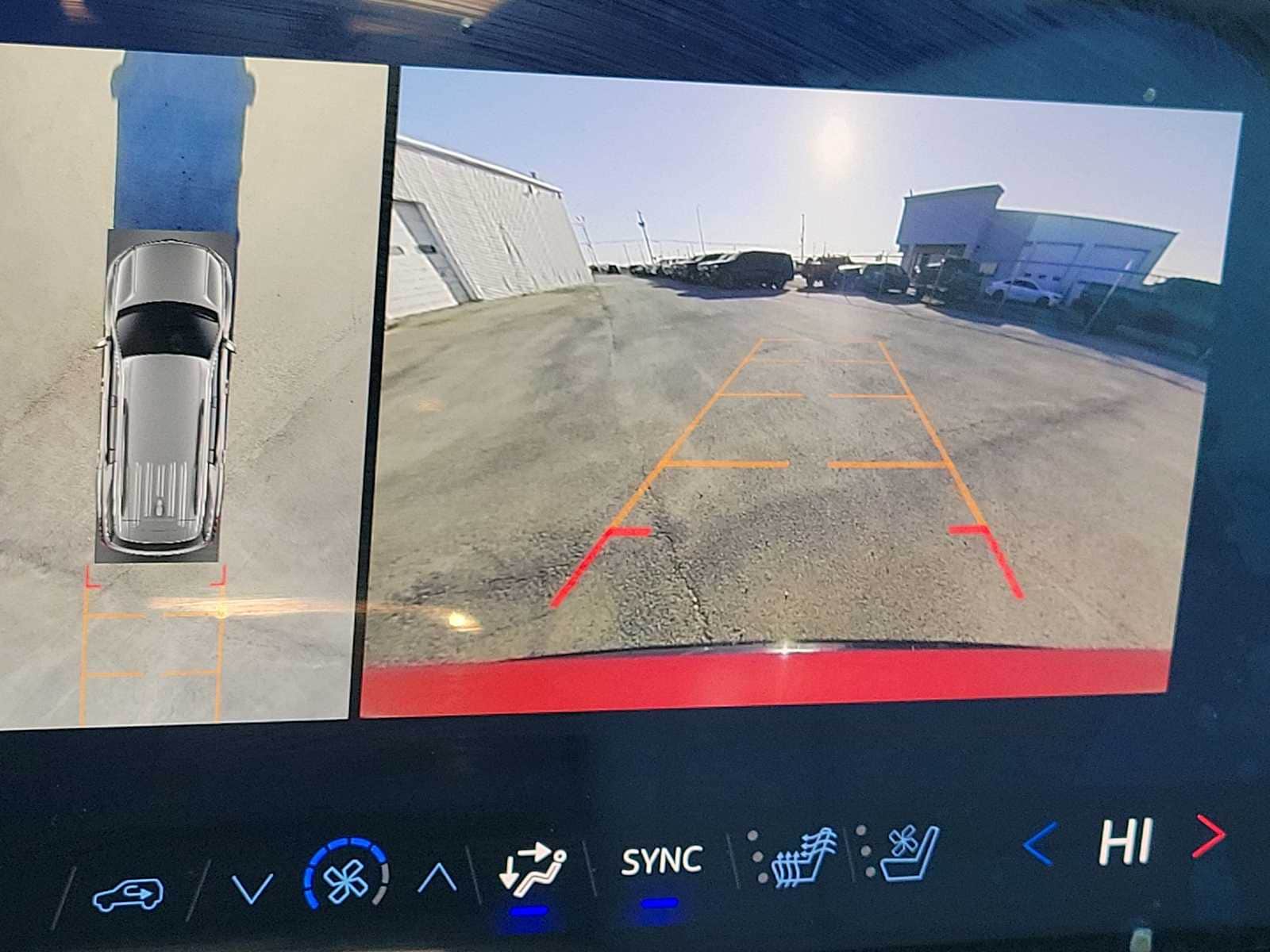 Thumbnail: 2025 Chevrolet Traverse - 24