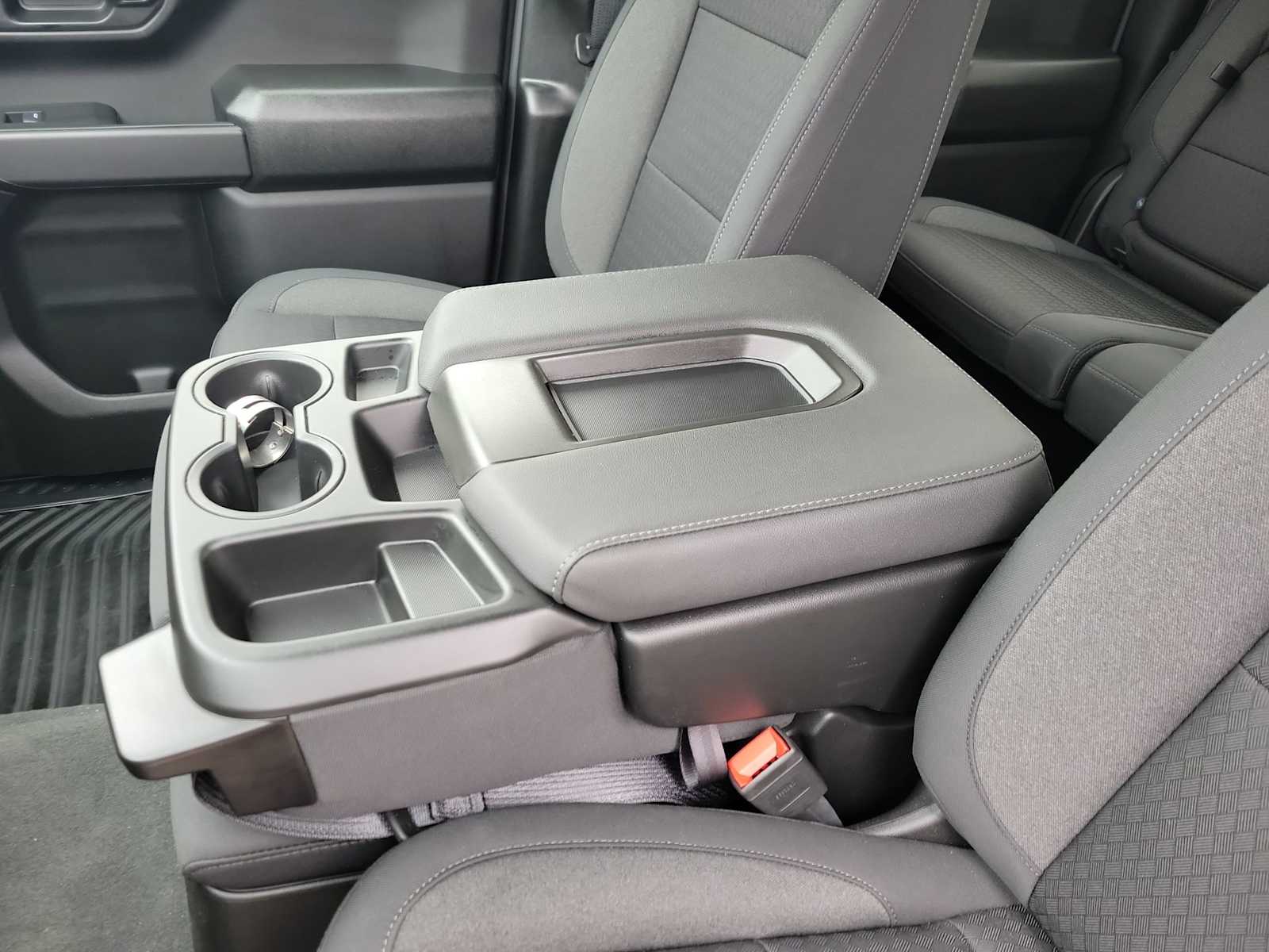 2025 Chevrolet Silverado 1500 Custom 24