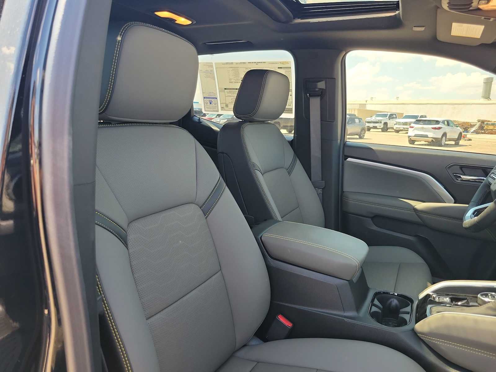 Thumbnail: 2026 Chevrolet Colorado - 22