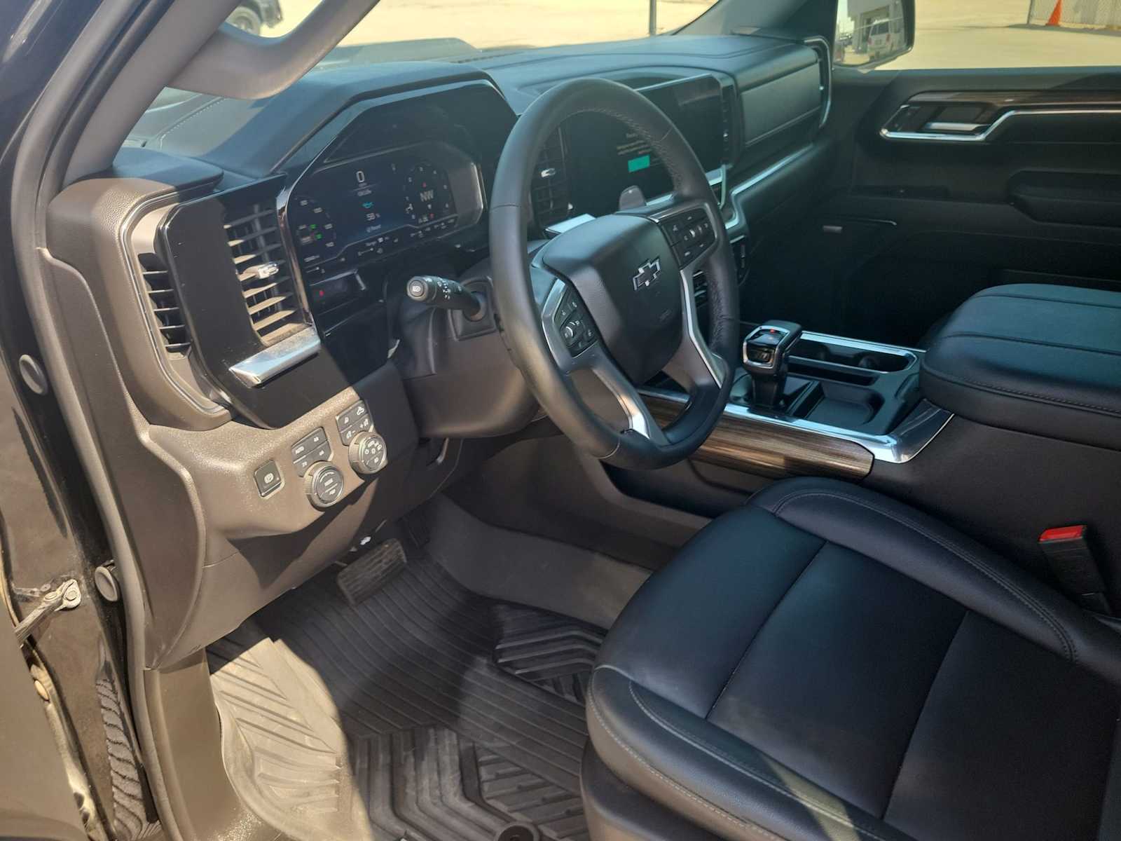 Thumbnail: 2024 Chevrolet Silverado 1500 - 10