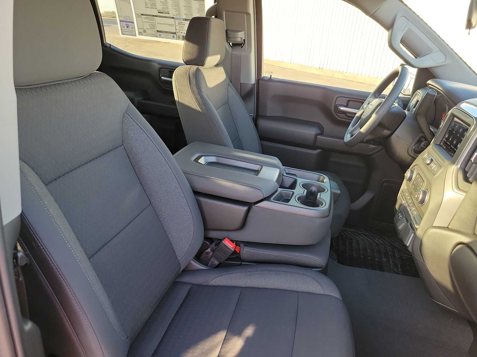 Thumbnail: 2026 Chevrolet Silverado 1500 - 22