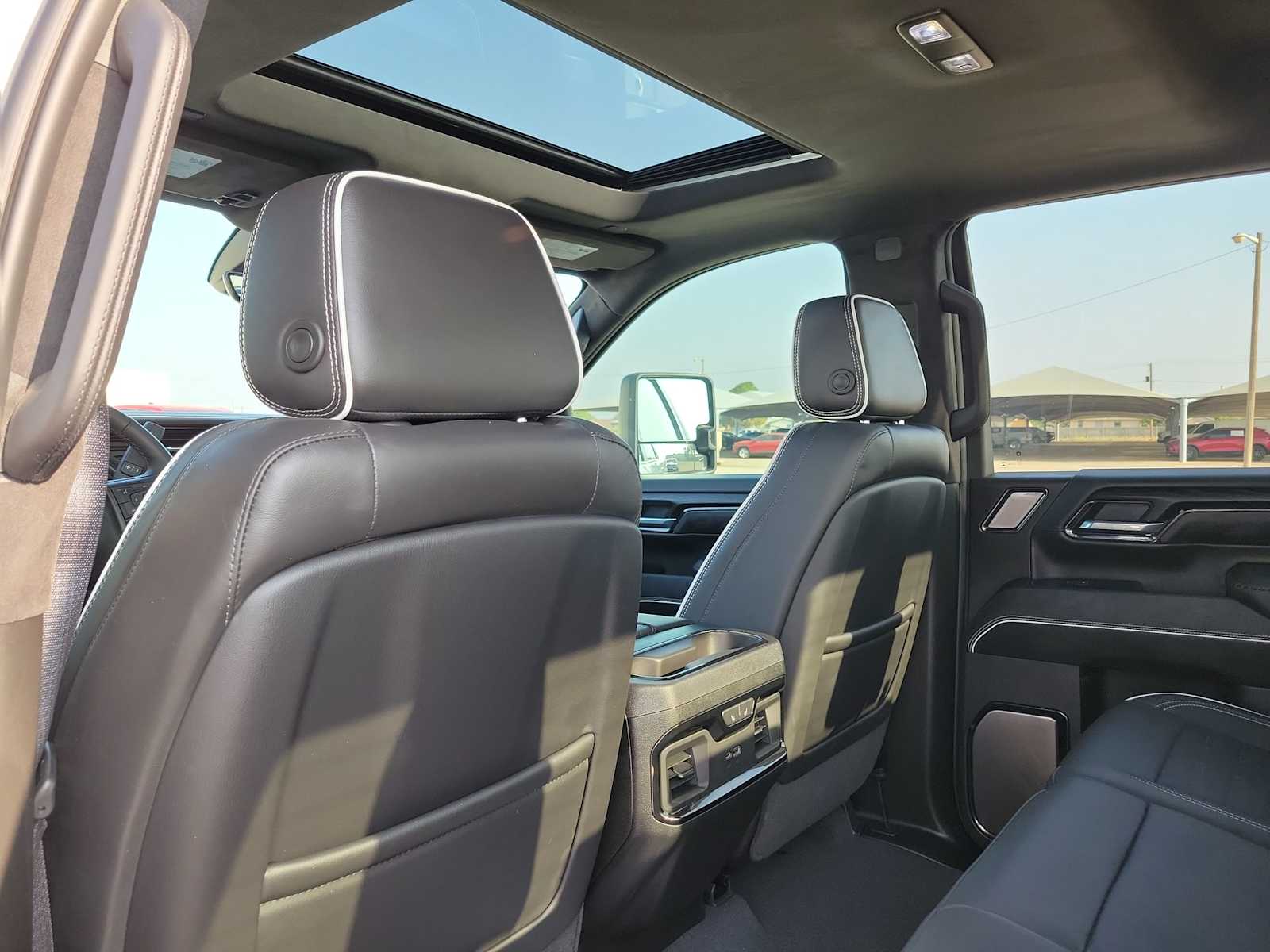 Thumbnail: 2026 GMC Sierra 2500 - 16