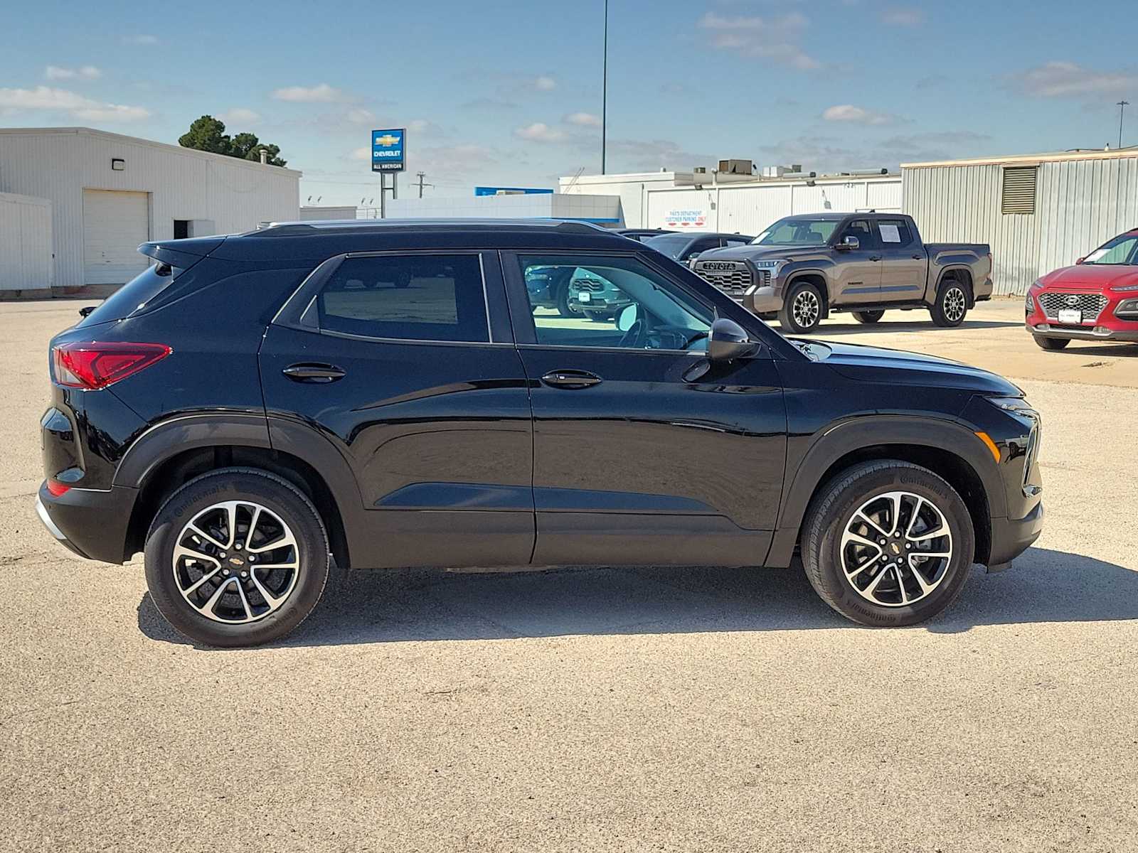 Thumbnail: 2025 Chevrolet TrailBlazer - 9