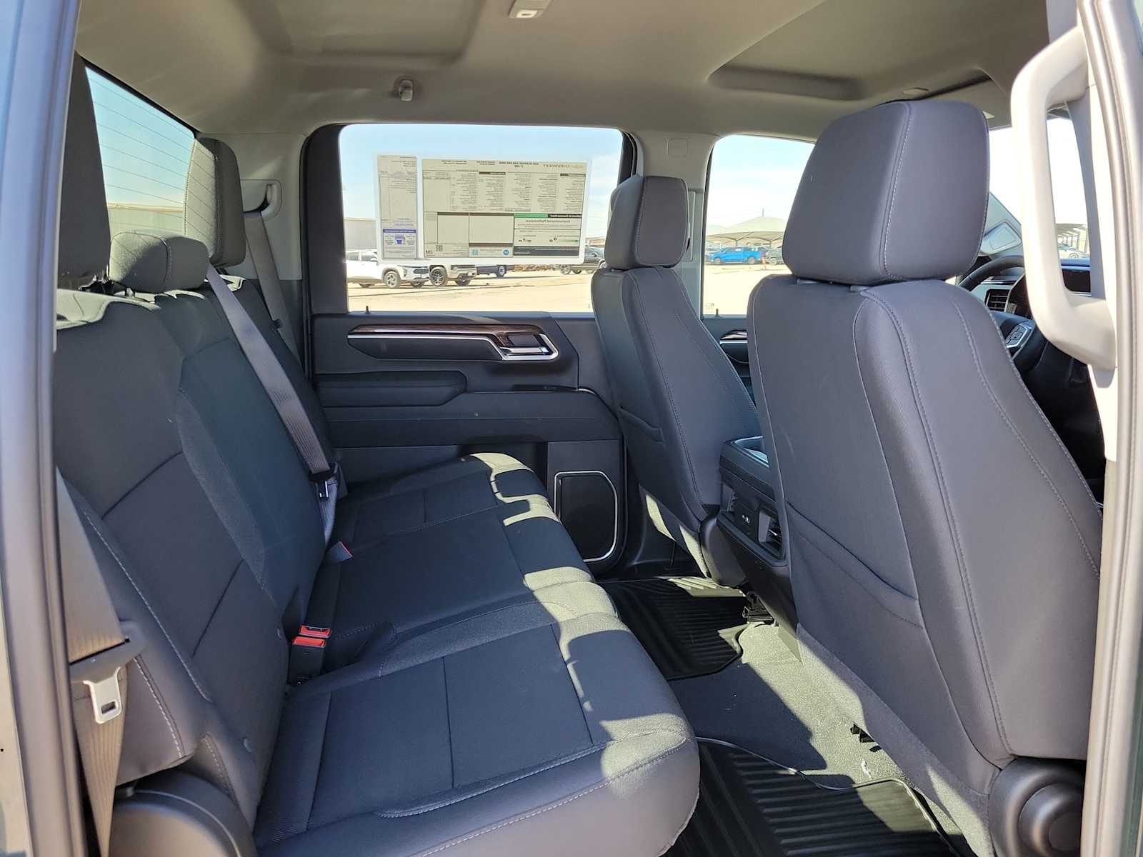 Thumbnail: 2026 Chevrolet Silverado 3500 - 21