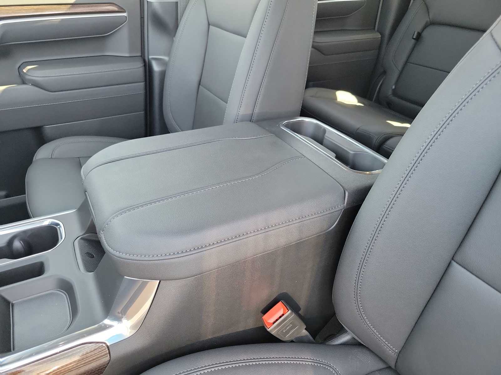 Thumbnail: 2025 Chevrolet Silverado 1500 - 24