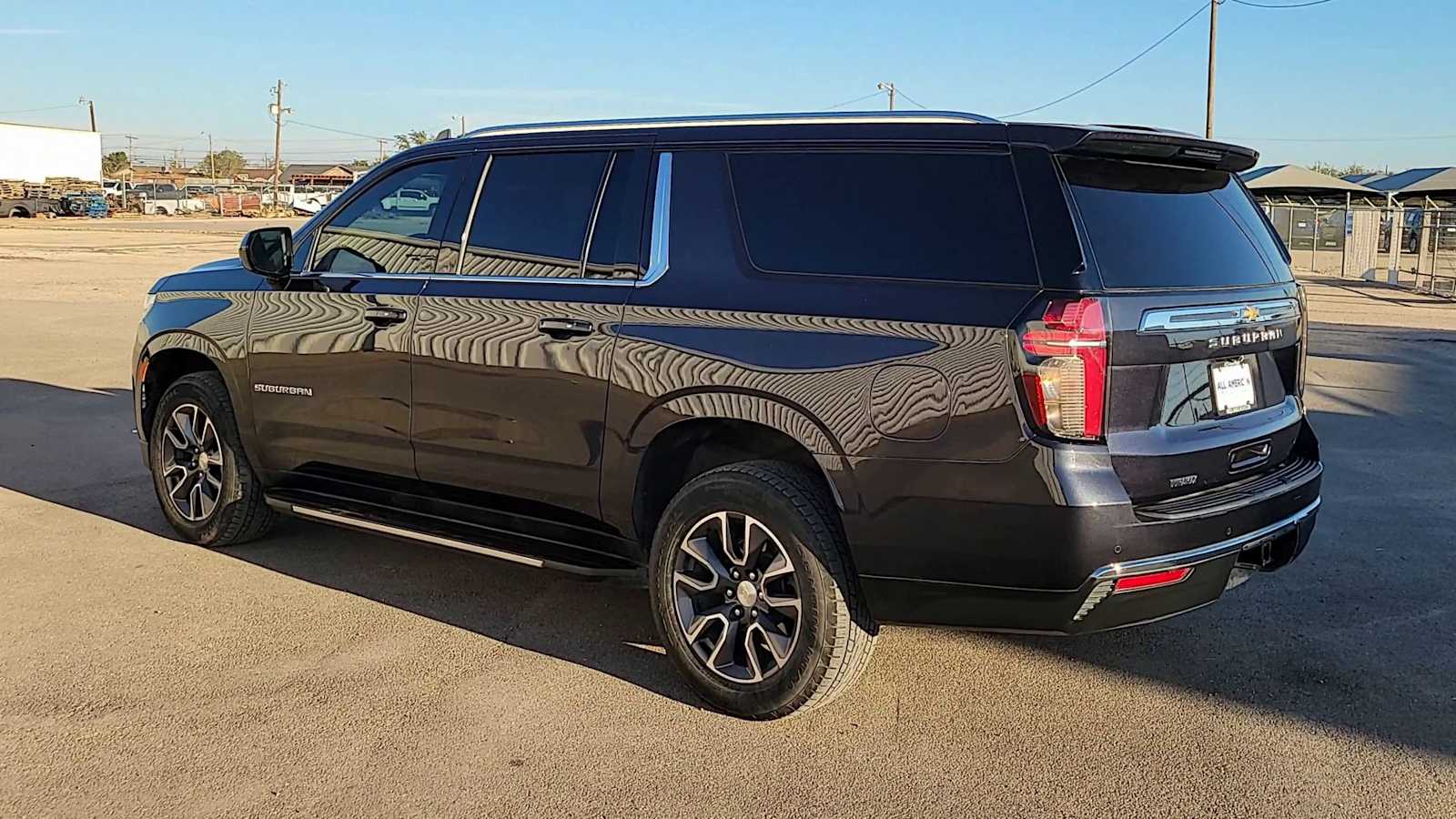 Thumbnail: 2023 Chevrolet Suburban - 5