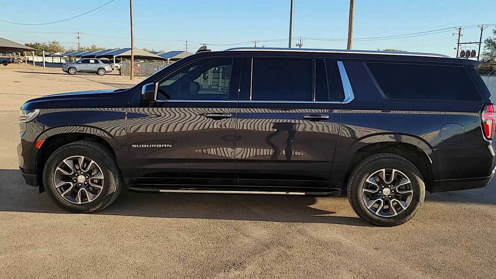 Thumbnail: 2023 Chevrolet Suburban - 4