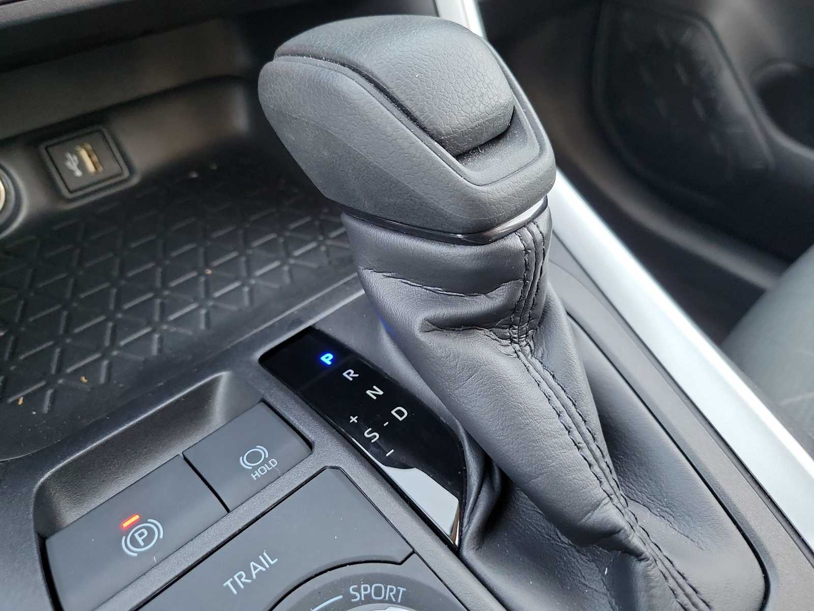 Thumbnail: 2025 Toyota RAV4 - 21