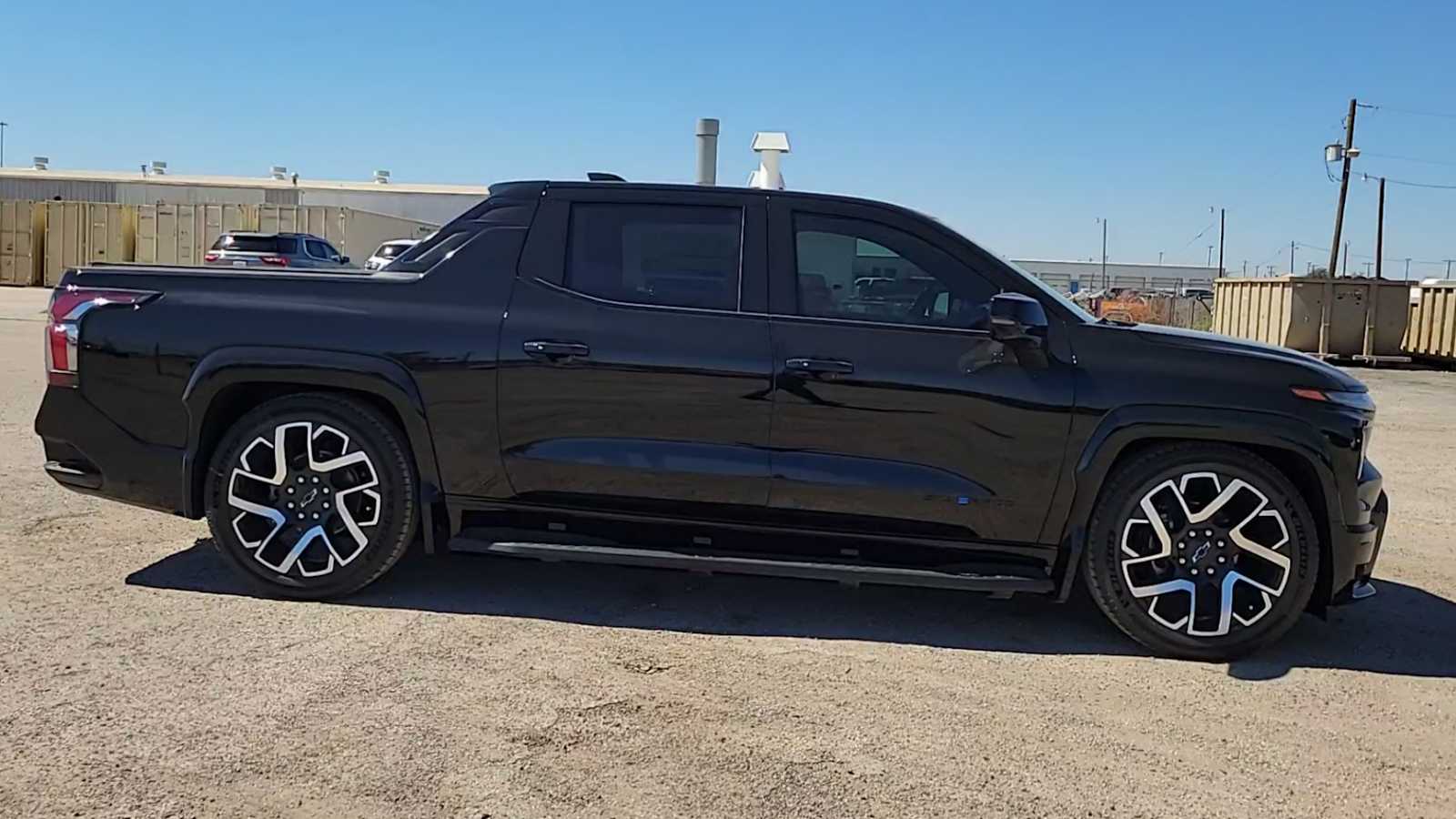 Thumbnail: 2024 Chevrolet Silverado EV - 9
