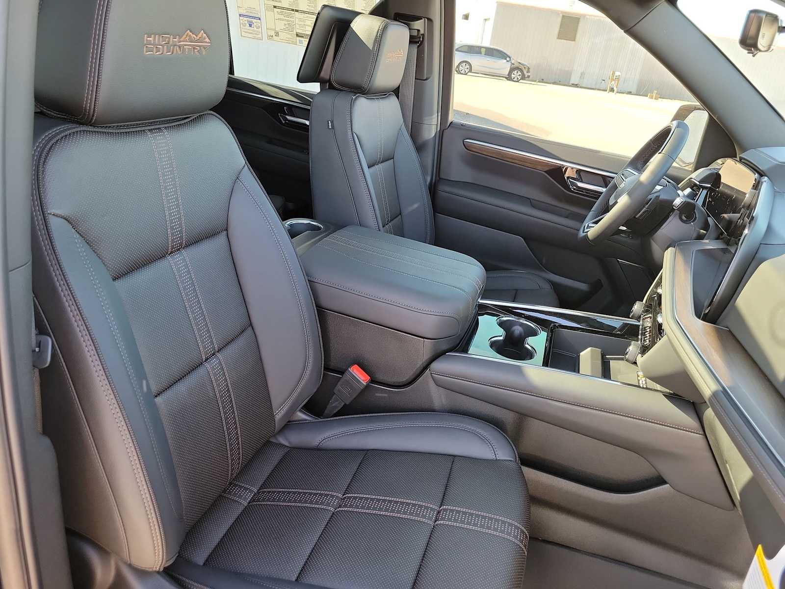 Thumbnail: 2026 Chevrolet Tahoe - 22