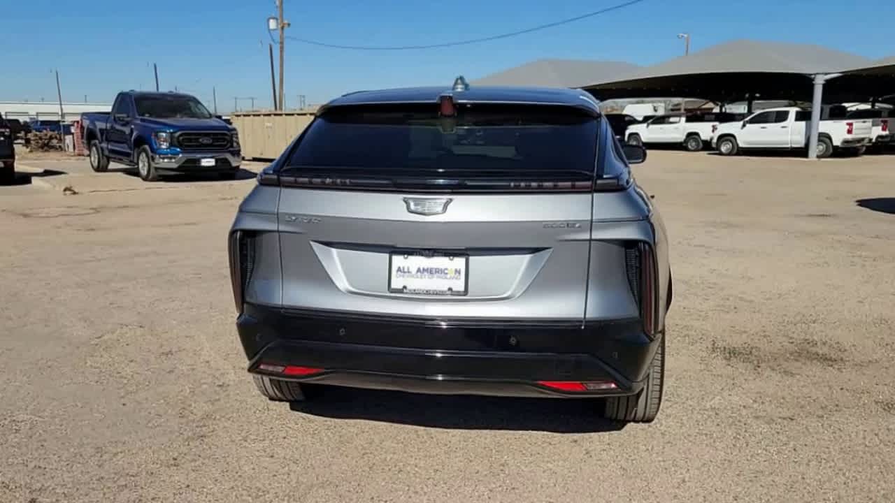 2024 Cadillac Lyriq Sport 7