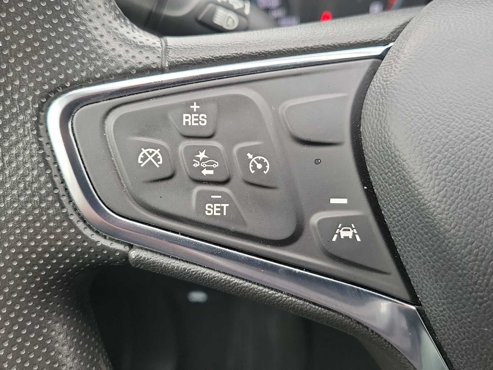 Thumbnail: 2023 Chevrolet Malibu - 27