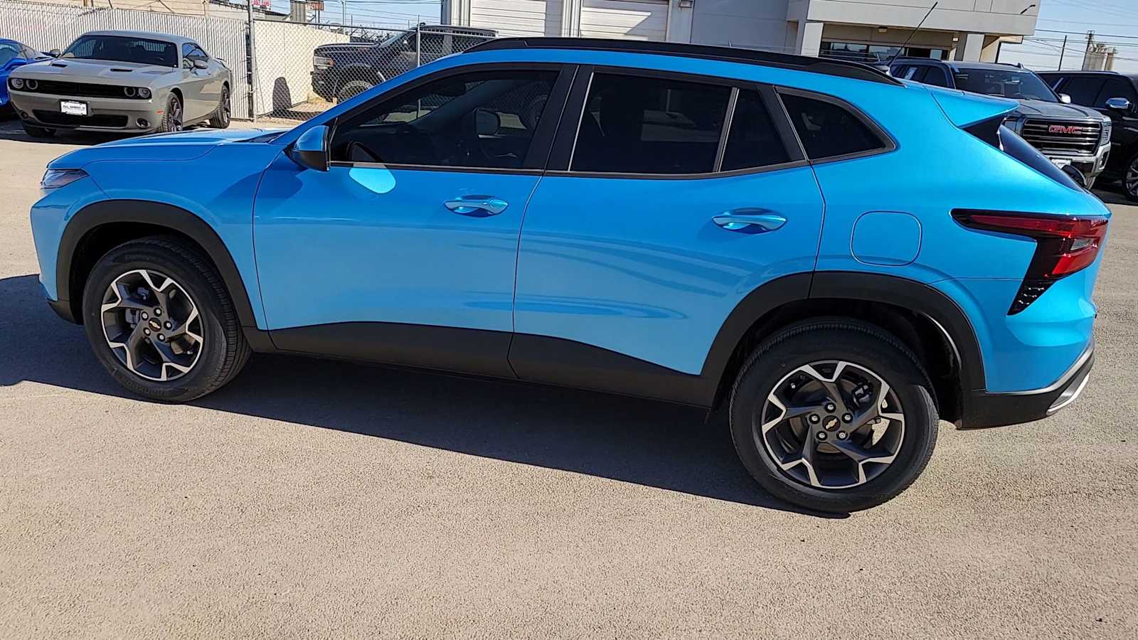 Thumbnail: 2026 Chevrolet Trax - 5