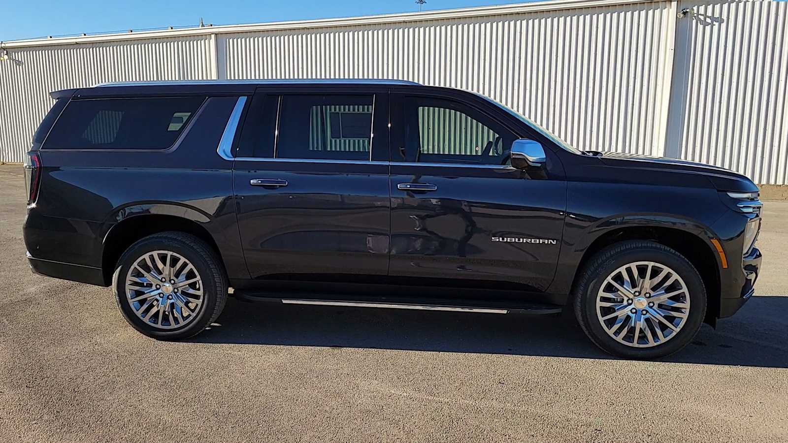 Thumbnail: 2025 Chevrolet Suburban - 9