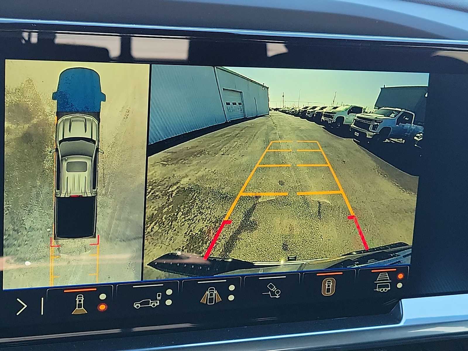 Thumbnail: 2026 Chevrolet Silverado 1500 - 28