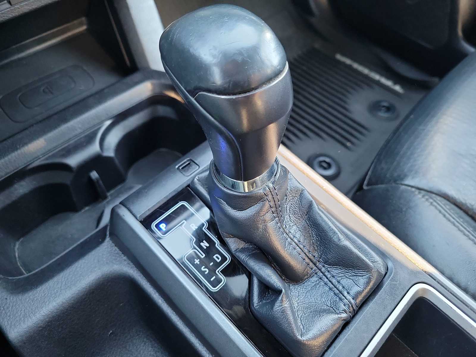 Thumbnail: 2020 Toyota Tacoma - 21