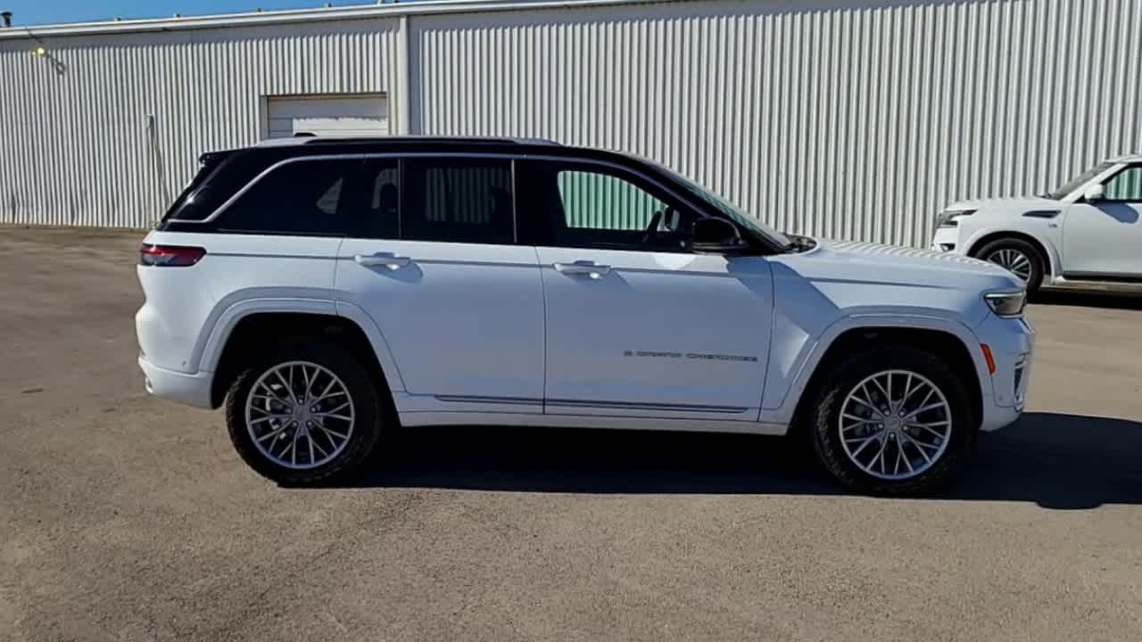 Thumbnail: 2022 Jeep Grand Cherokee - 9